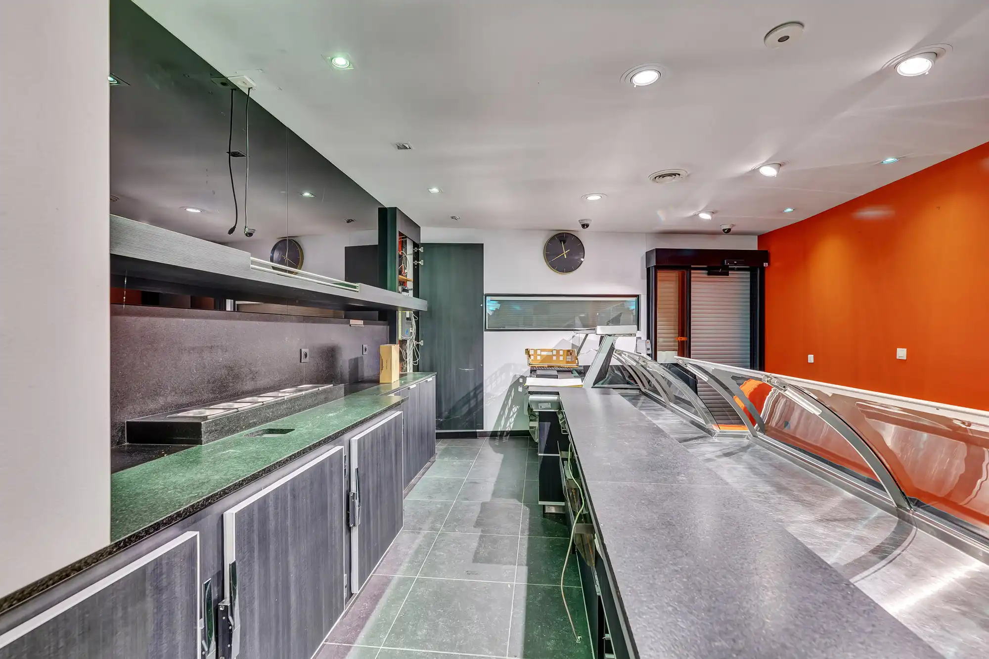 Handelswoning op goede ligging foto 5