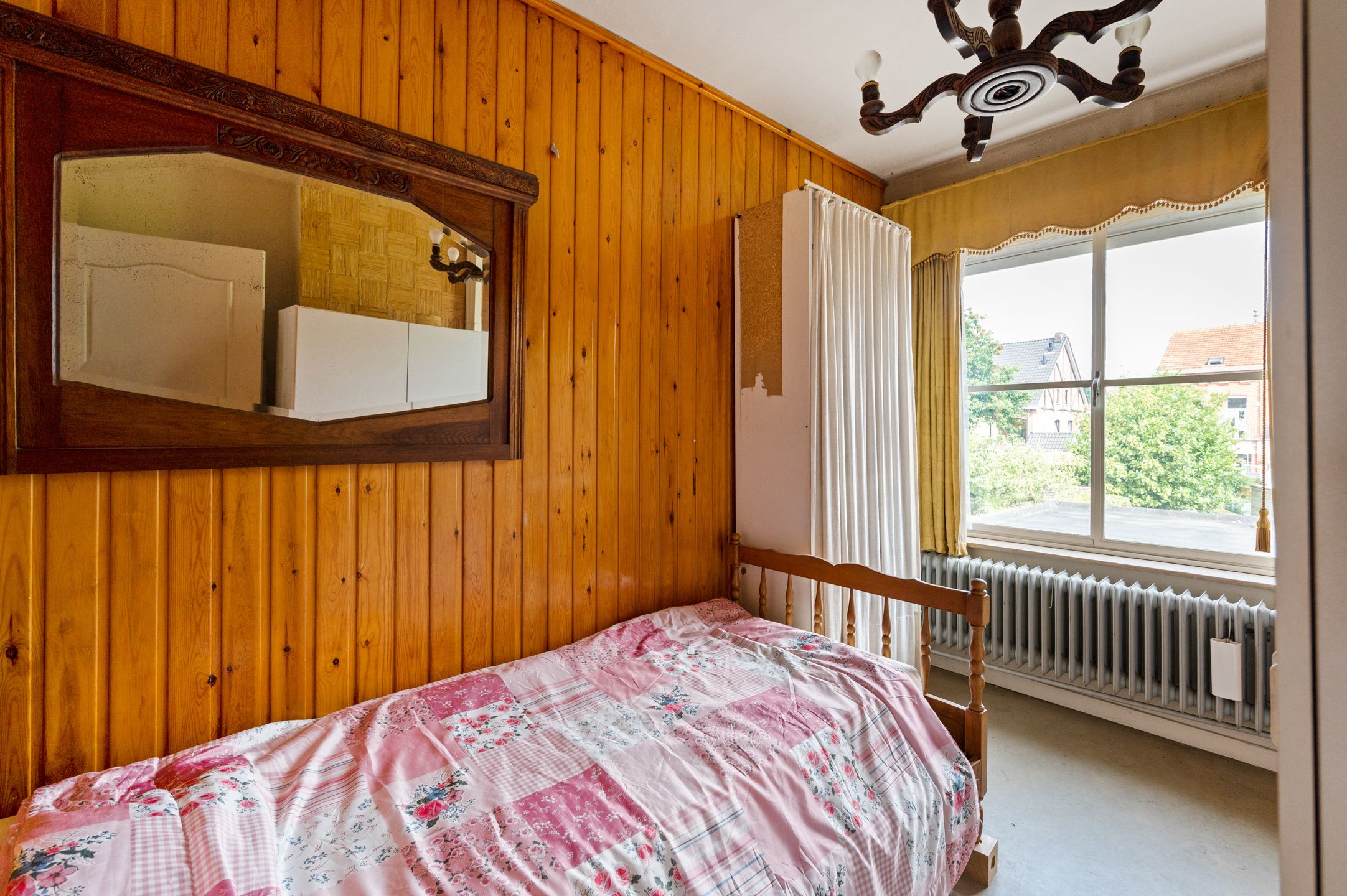 Ruime, te renoveren gezinswoning met 4 slpks, garage en tuin foto 14