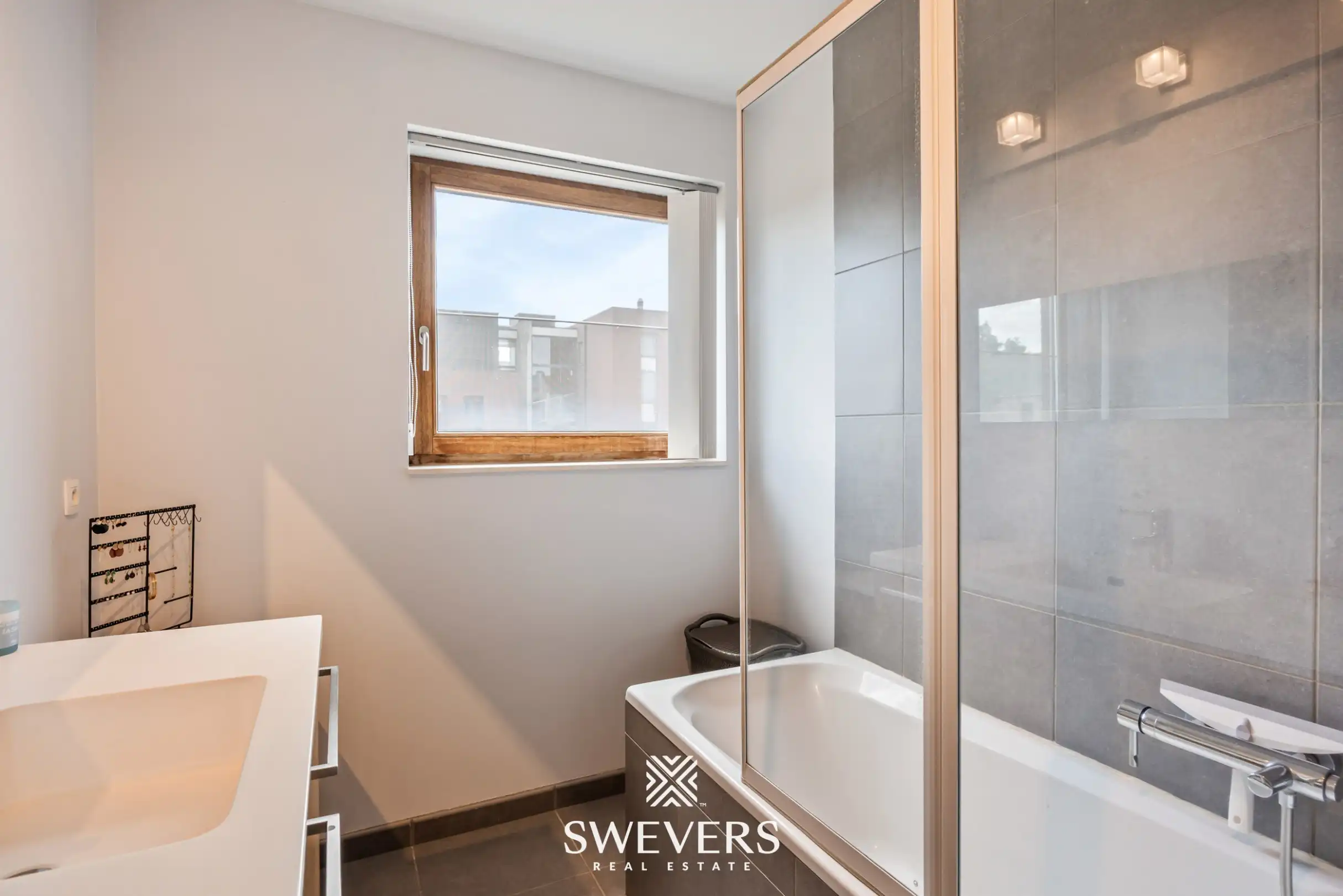 Instapklaar appartement met twee slaapkamers nabij het centrum van Hasselt foto 15