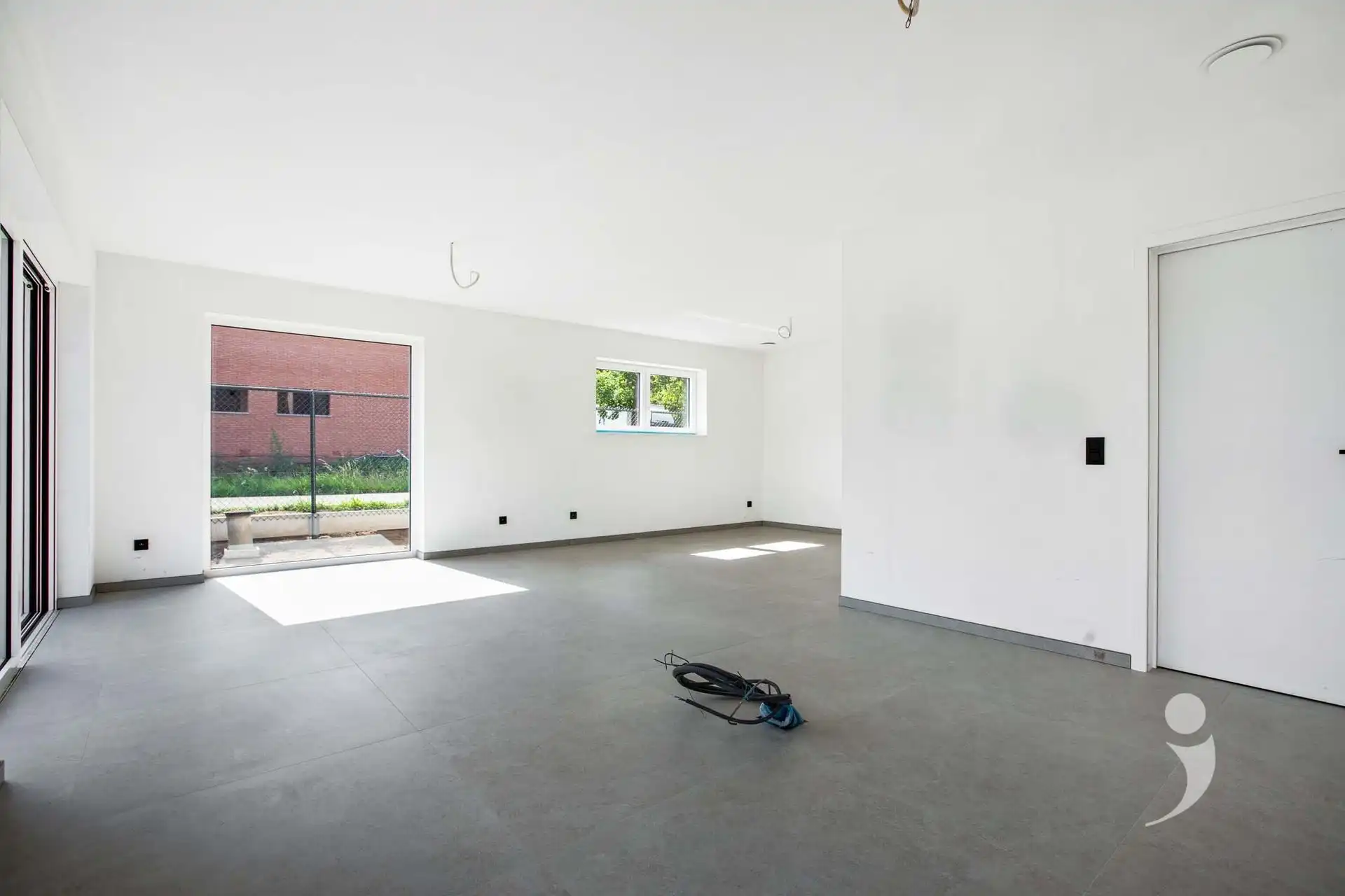 Knappe nieuwbouw woning op een rustige locatie!  foto 4