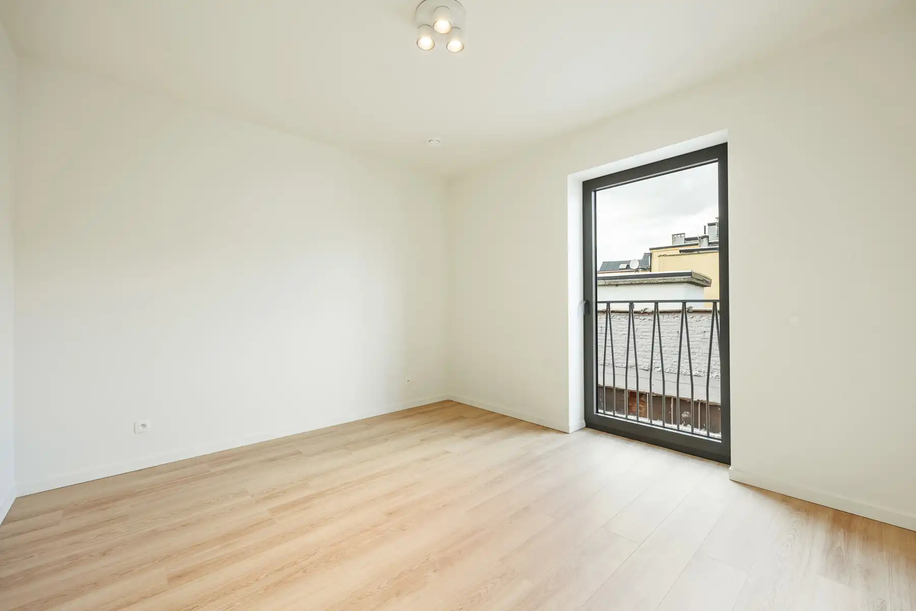Nieuw appartement met 2 slaapkamers, terras en staanplaats! foto 6