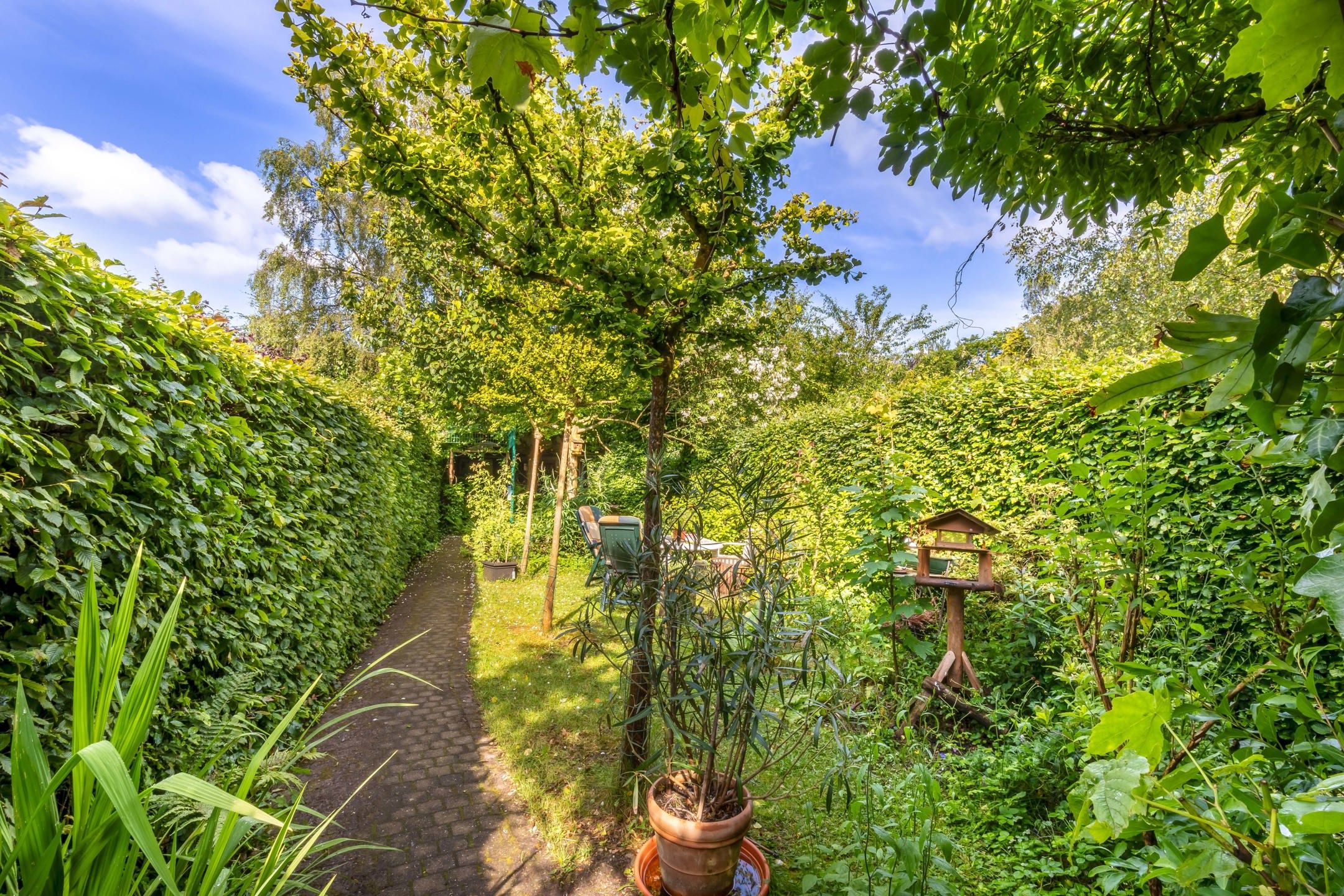 Karaktervolle woning met tuin en zij-ingang, in het centrum foto 17