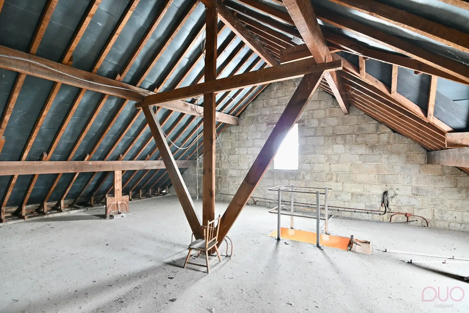 Kwalitatieve woning met multifunctionele loods in het centrum van Heers – ideaal voor zelfstandigen foto 24