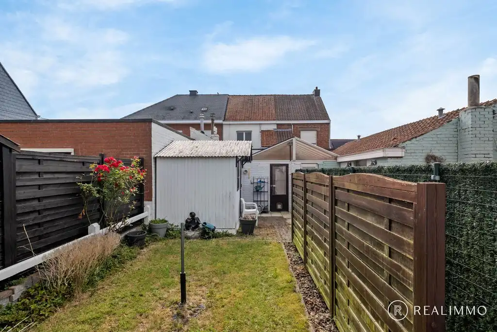 Te renoveren gezinswoning met uitweg en garage in Avelgem foto 11