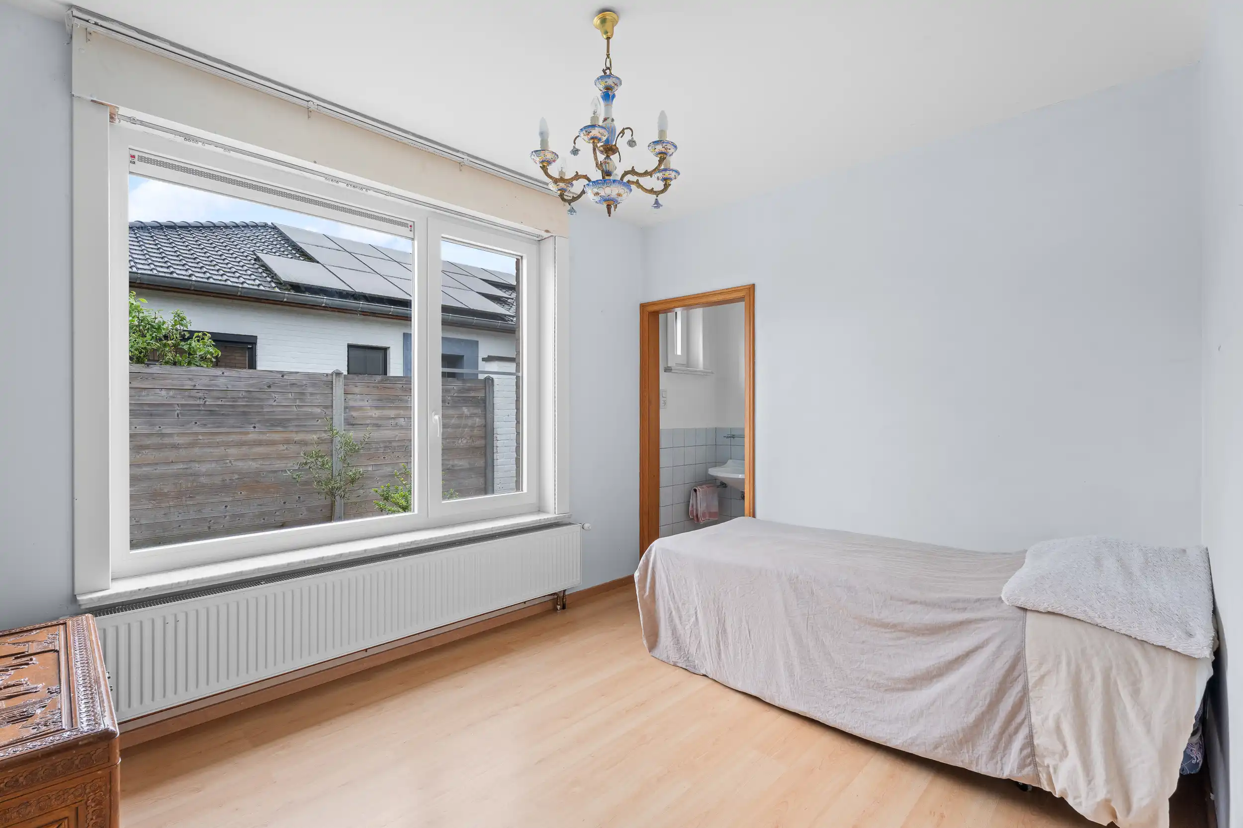 Ruime bungalow met magazijn op 1.101 m² grond foto 4