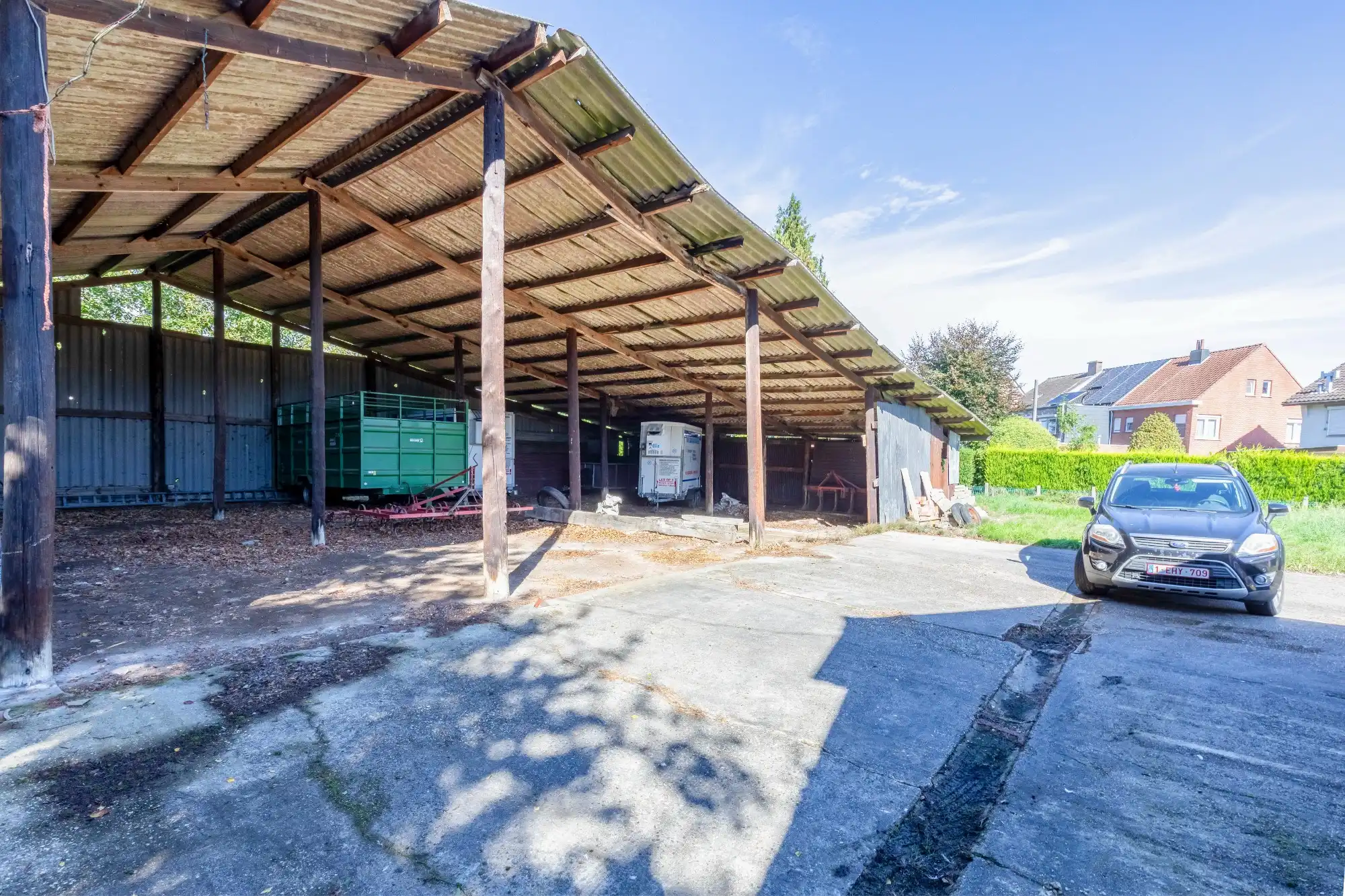 Voormalige hofstede met stallingen op perceel van 3016 m² dicht bij het centrum van Sint-Niklaas foto 14