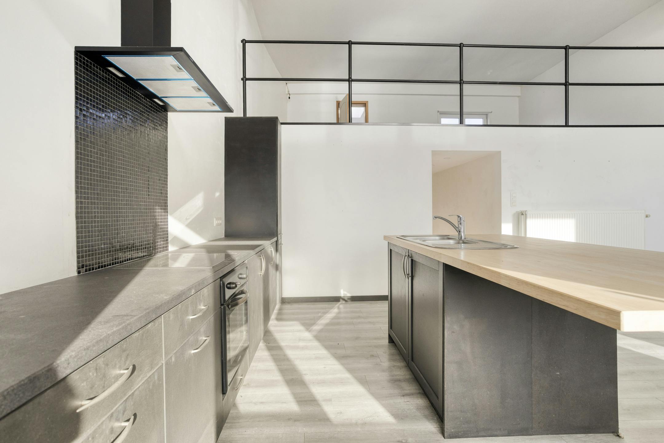 Handelspand met appartement en atelier te koop in Adegem foto 4