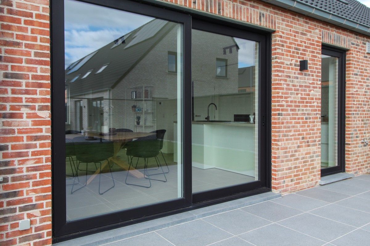 Afgewerkte halfopen nieuwbouwwoning te Roeselare foto 5