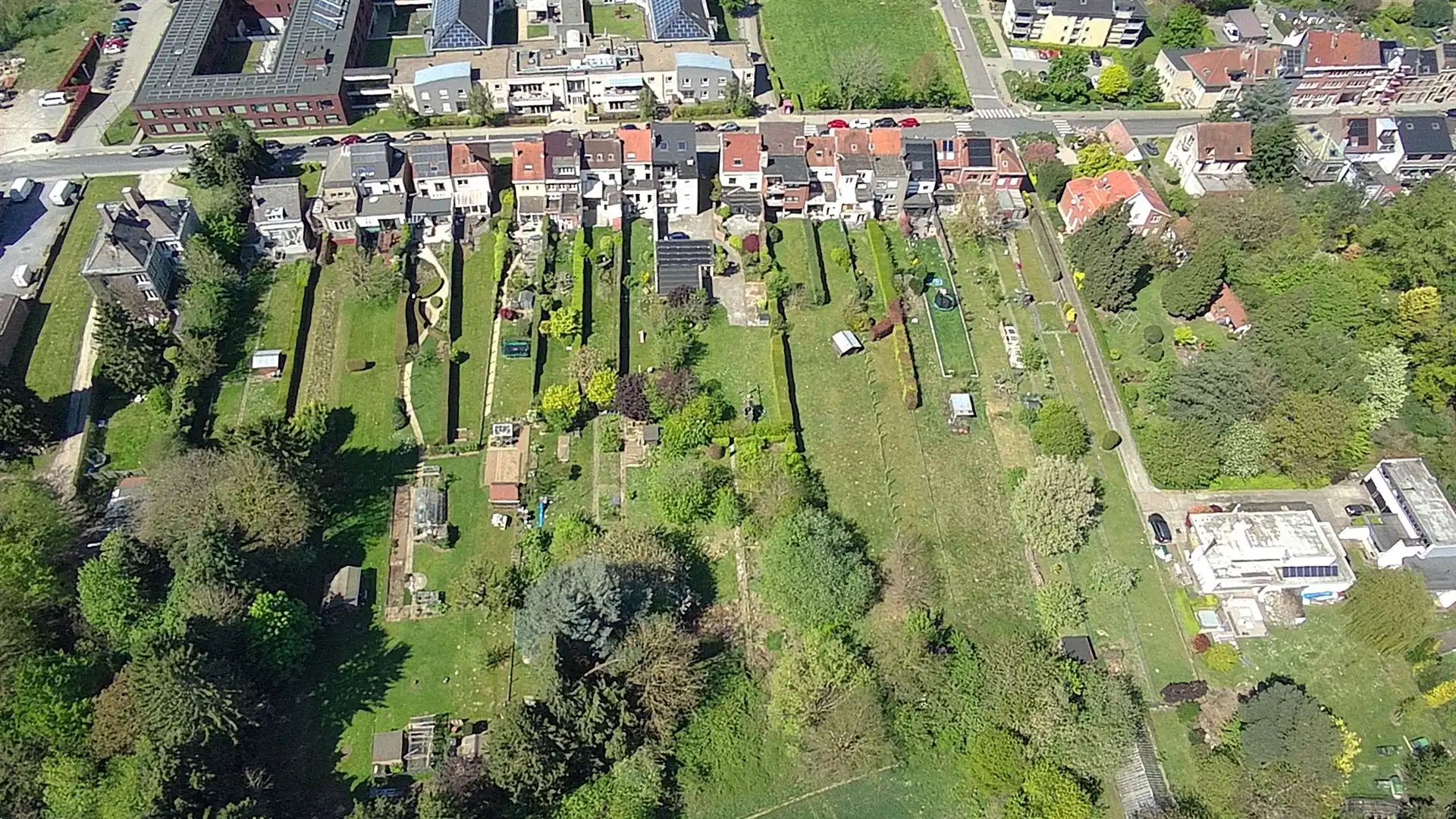 Stevige 3-gevel, 5 slpks, dubbele garage, centrum, ±17are foto 41