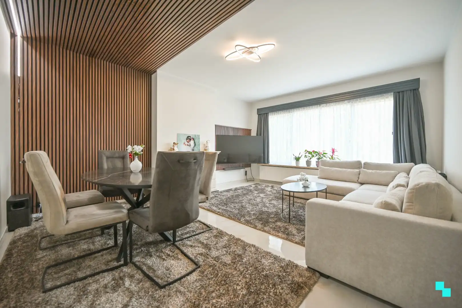 Gerenoveerd appartement in Deerlijk met garage foto 4