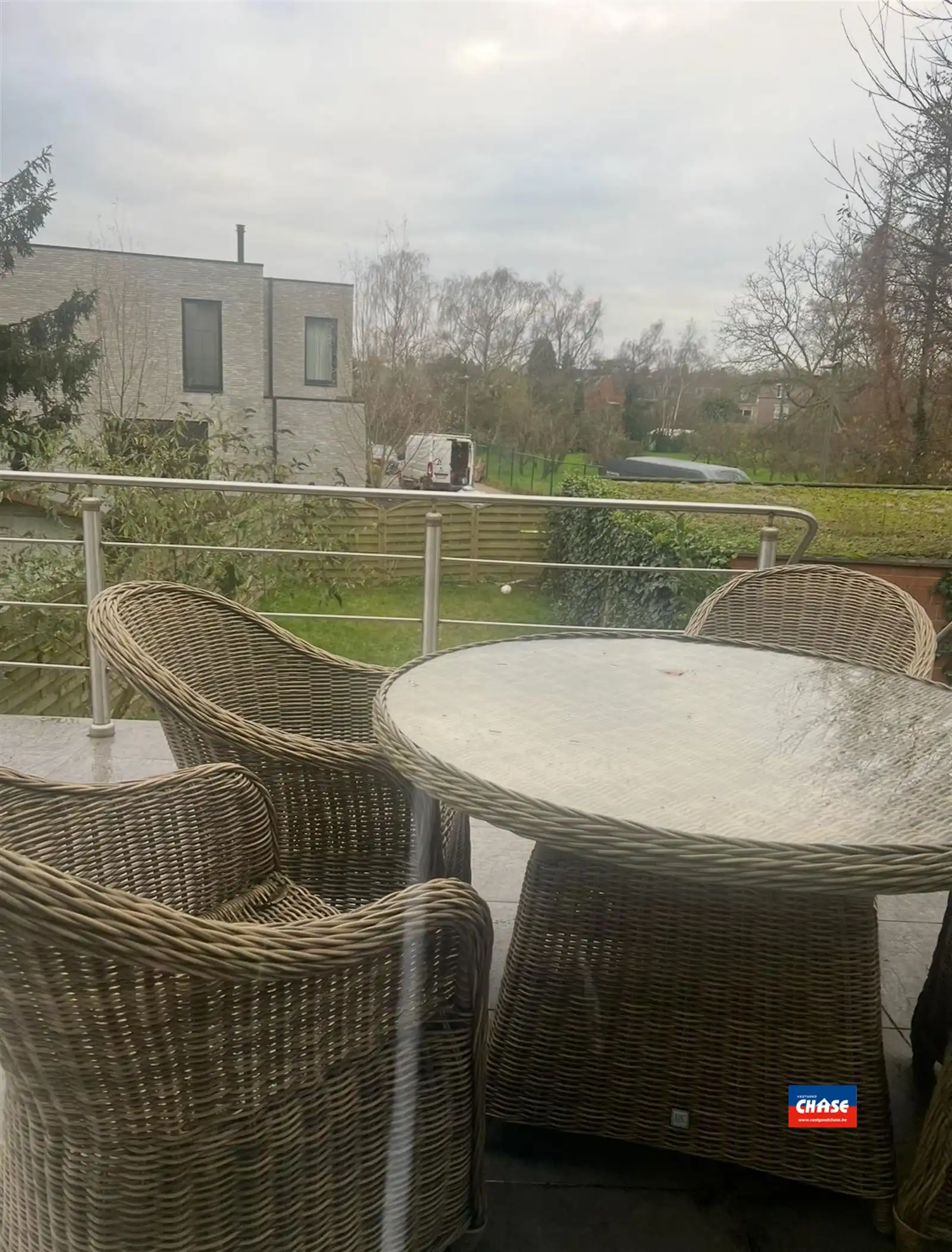 Instapklare bel-étage met 2 slpks, garage en tuin foto 6