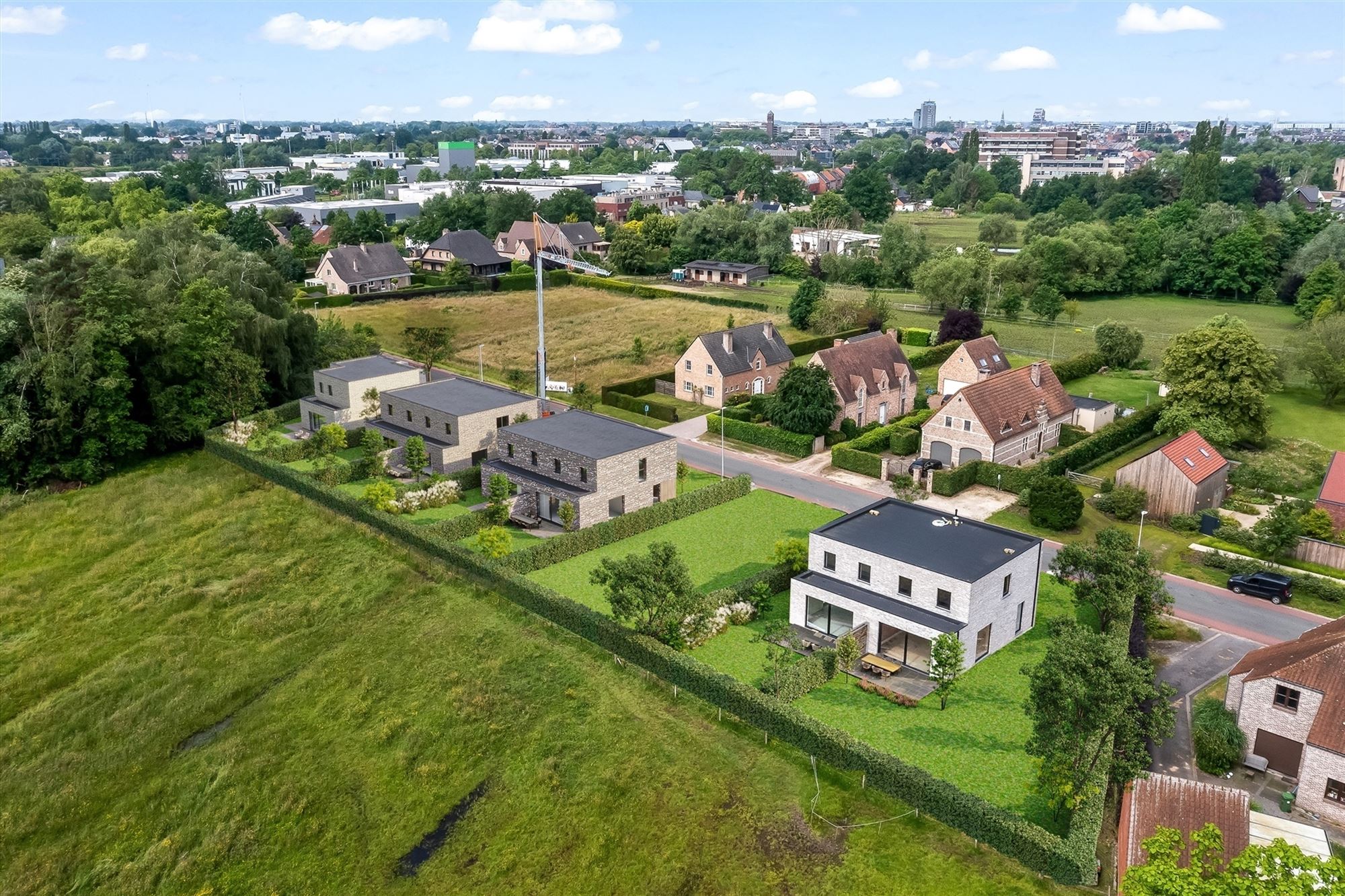 MODERNE VRIJSTAANDE NIEUWBOUWWONING OP ZEER CENTRALE DOCH RUSTIGE LIGGING NABIJ CENTRUM HASSELT foto 15