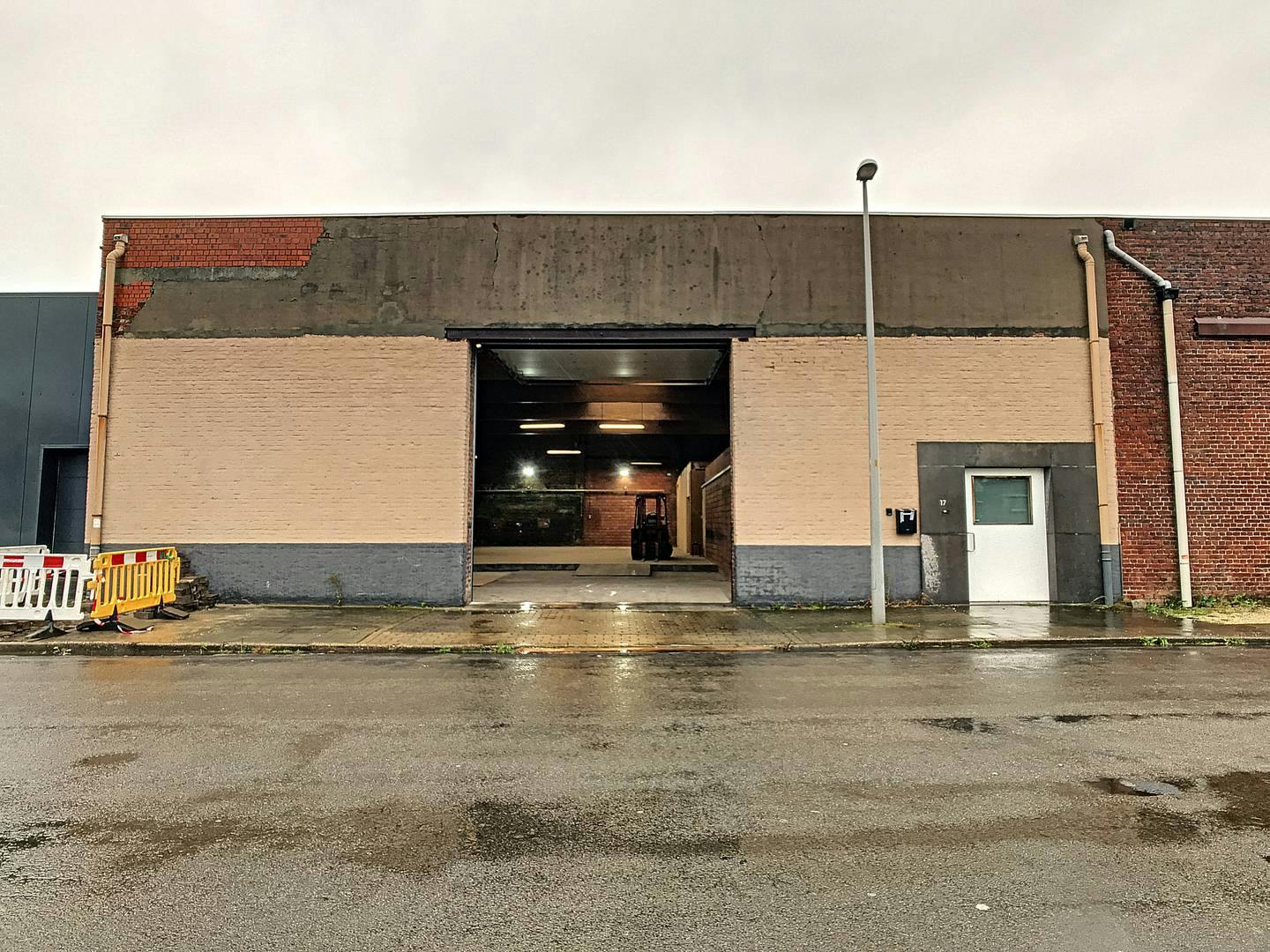 Vastgoedvennootschap met verhuurde magazijnen en opbrengsteigendom te Kortrijk  foto 6