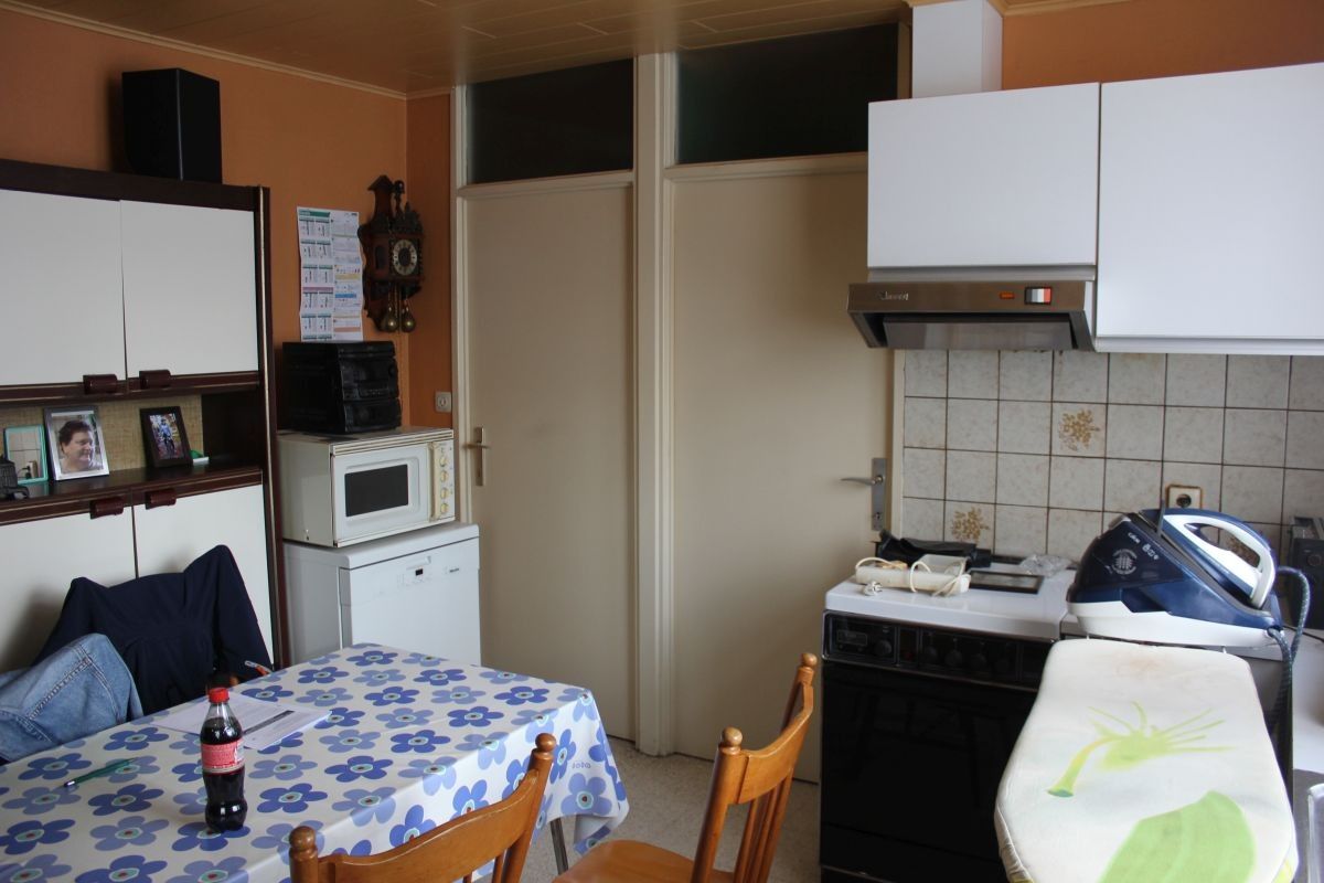 Hoeve met stallen en landbouwgrond te koop te Weelde foto 3