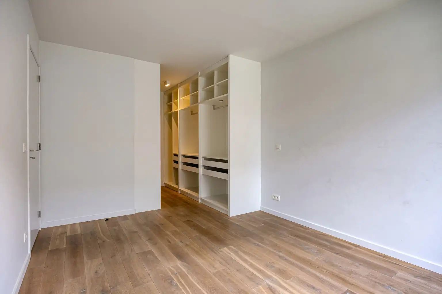 Prachtig gelijkvloers appartement met 3 slaapkamers foto 10
