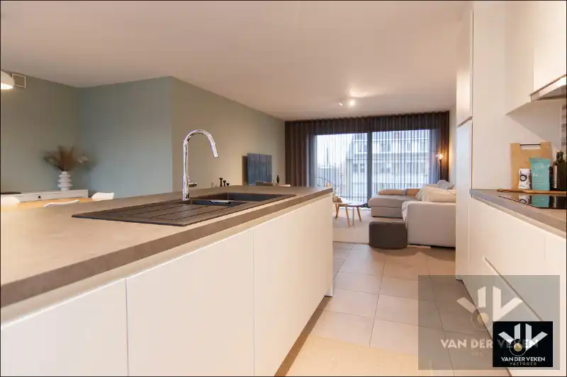 Energiezuinig, ruim en lichtrijk appartement met 2 slaapkamers en 2 terrassen op een goed bereikbare locatie foto 4