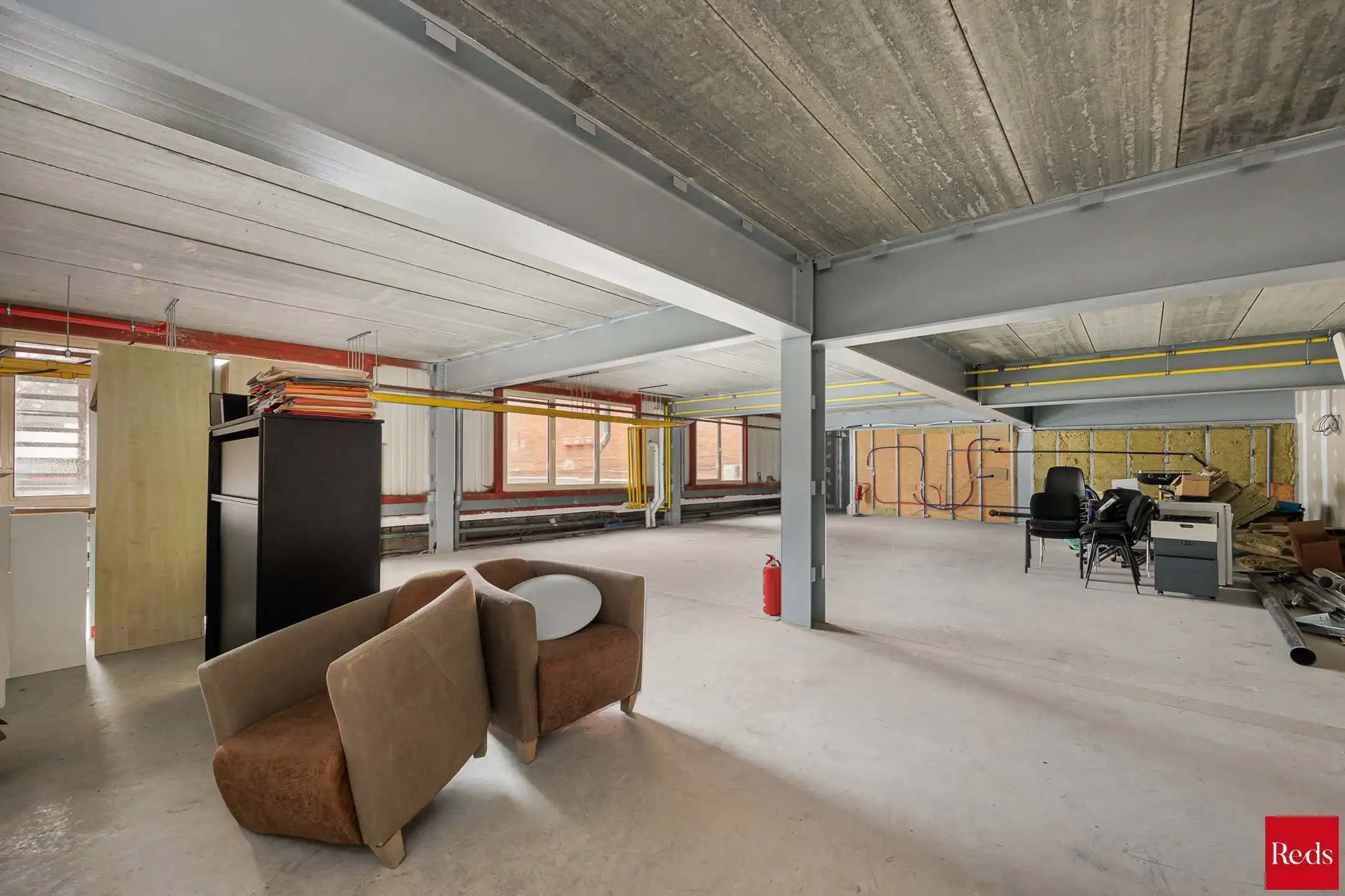 Ruime polyvalente ruimte van 143 m² op strategische locatie foto 5