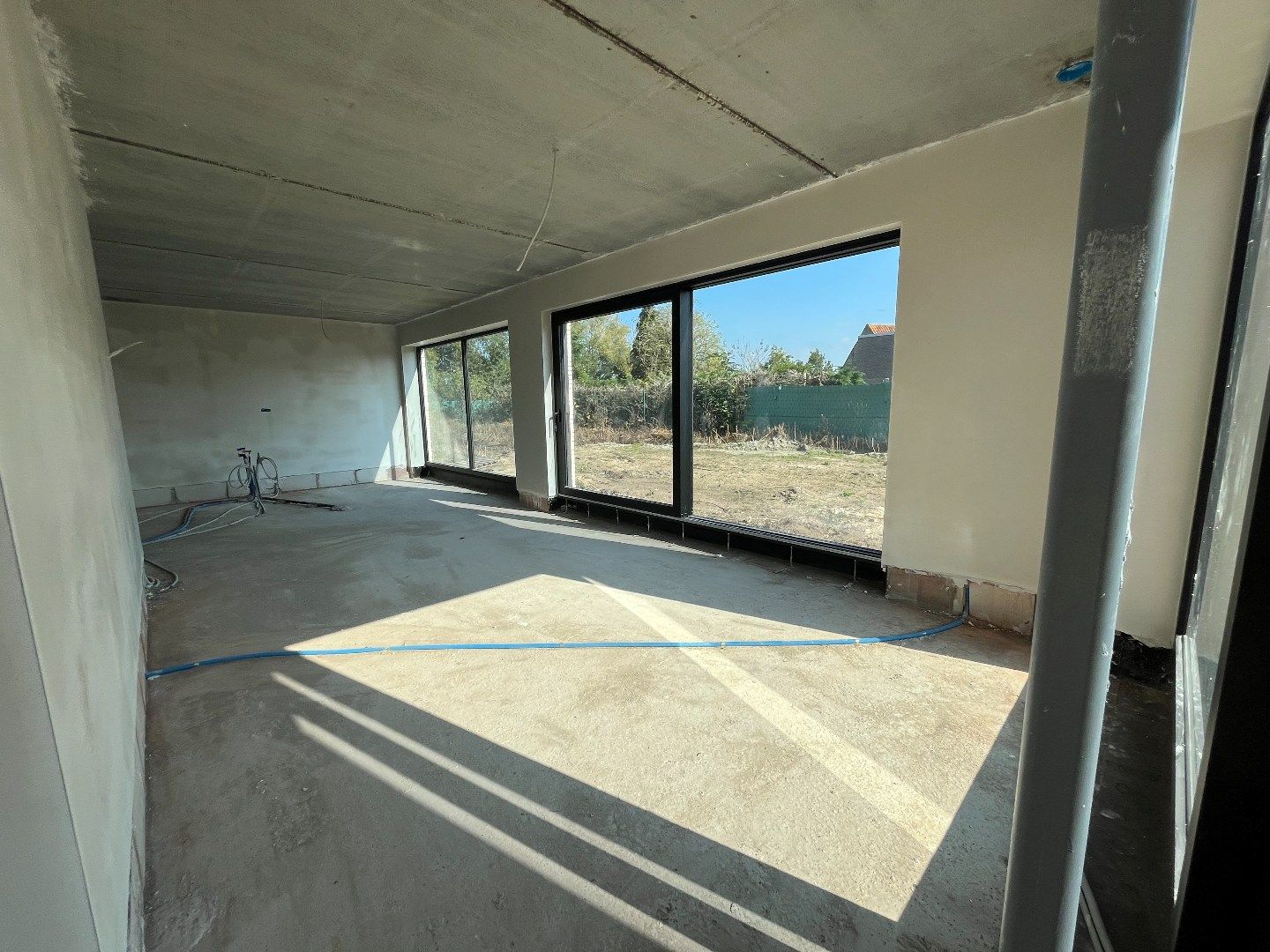 Nieuwbouwwoning, verscholen tussen het groen! foto 4