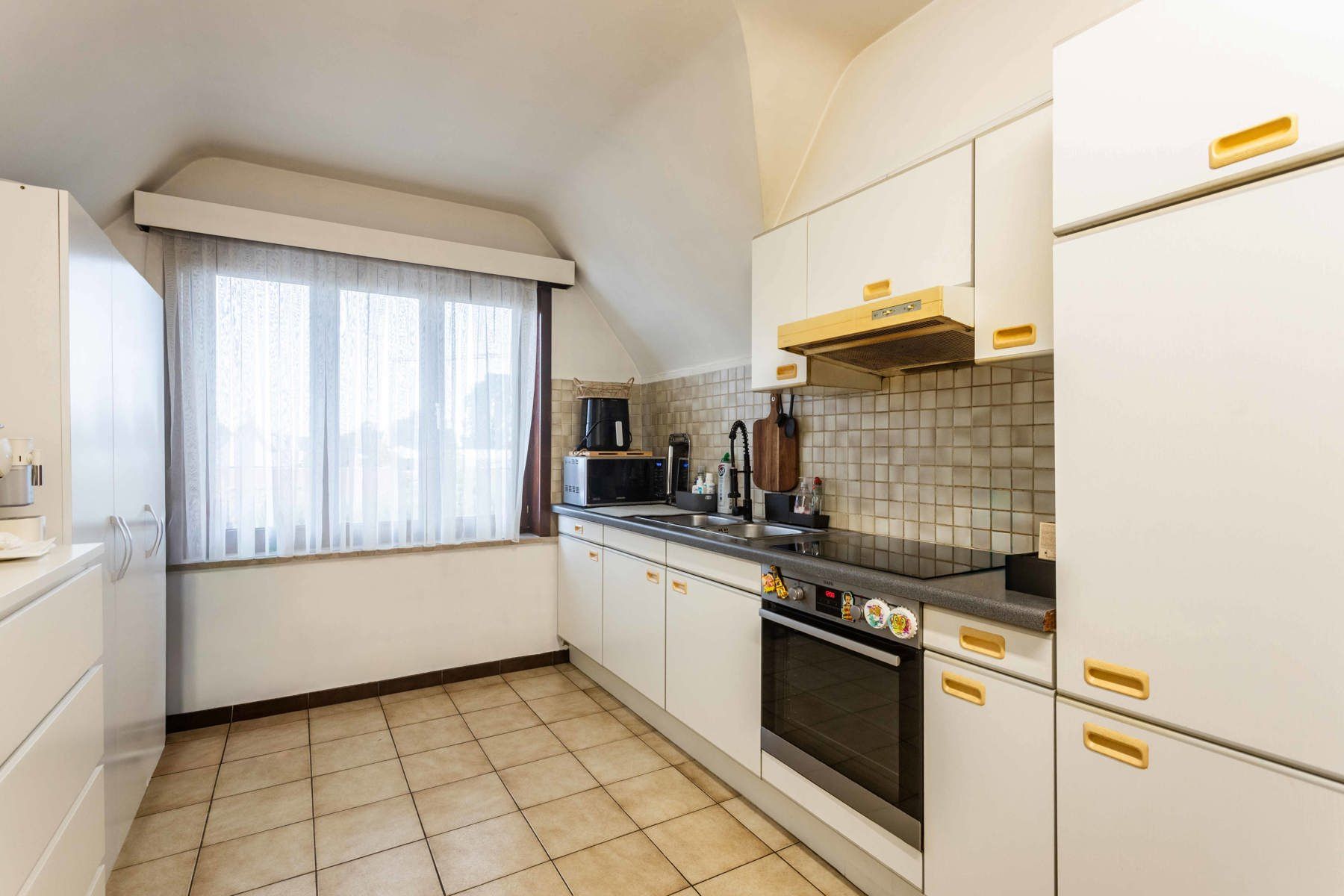 Te koop – lichtrijk en instapklaar appartement met garage foto 5