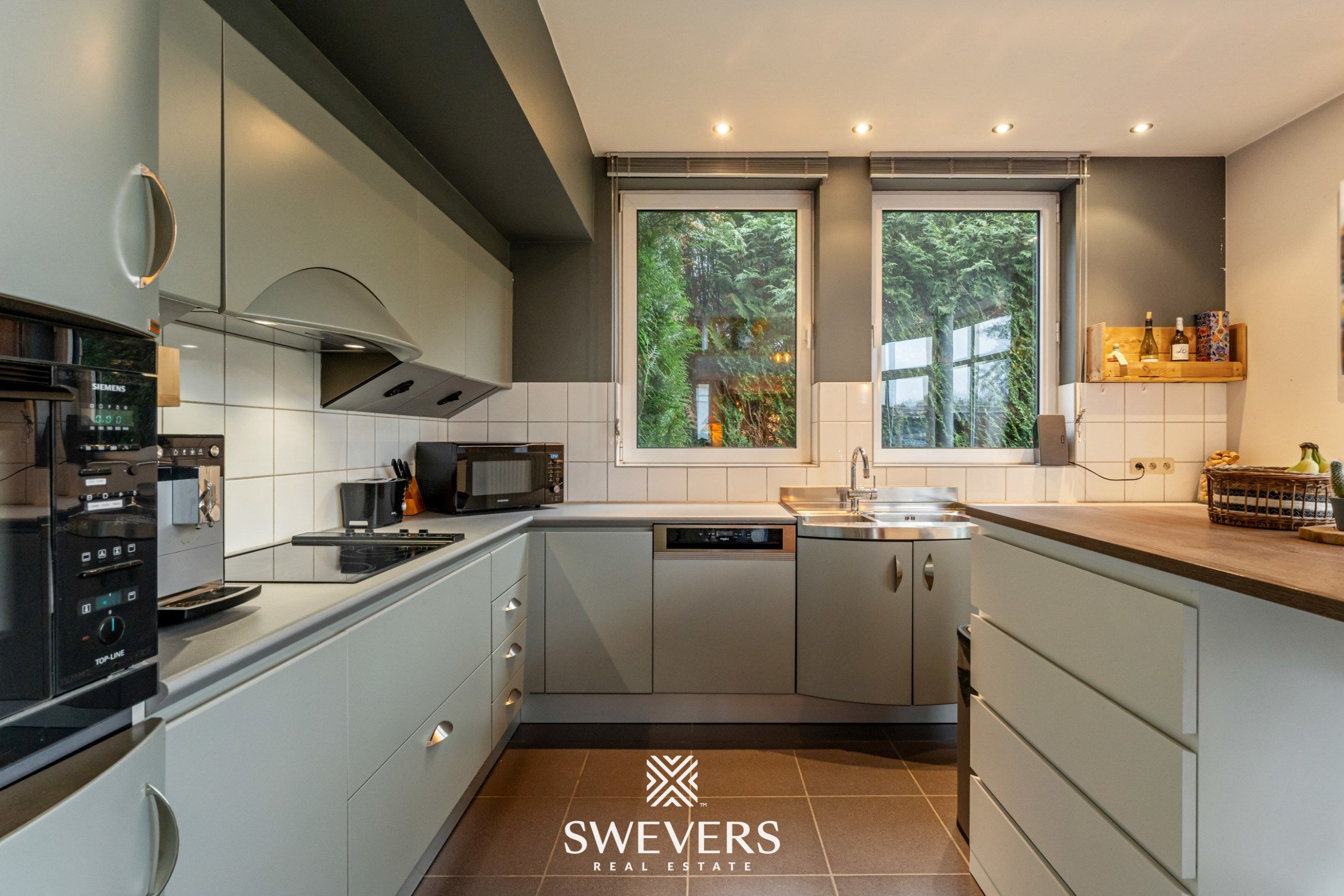 Instapklare ruime woning met praktijkruimte in residentiële buurt van Hasselt foto 12