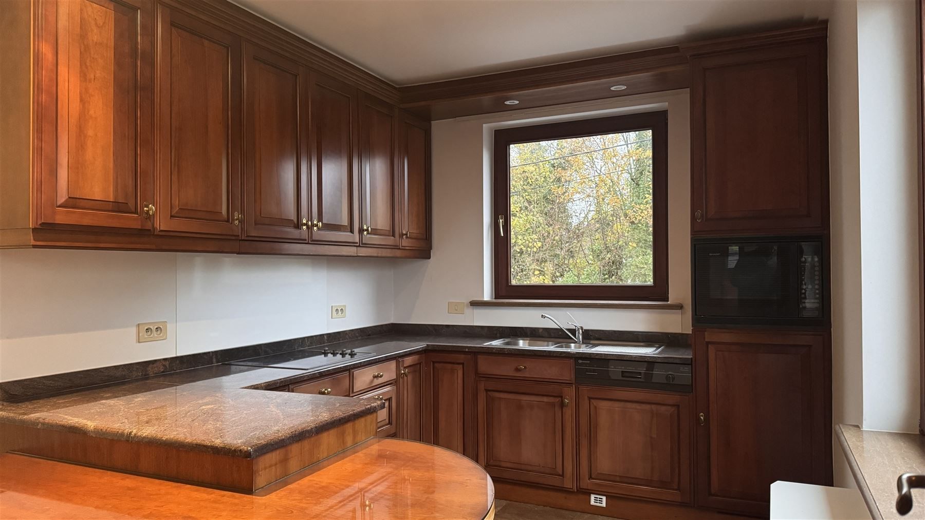 Luxe appartement is rustig gelegen te Anzegem met een groot terras van 23m² foto 2