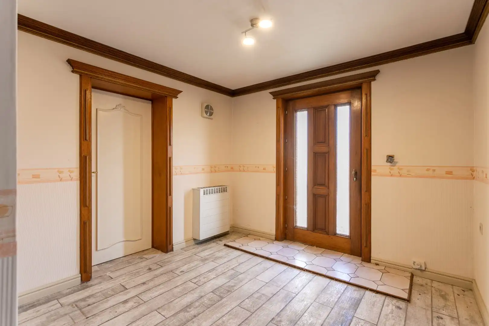 Te renoveren fermette met 3 slpk, bijgebouw en garage en mogelijkheid tot uitbreiding (bouwgrond) foto 3