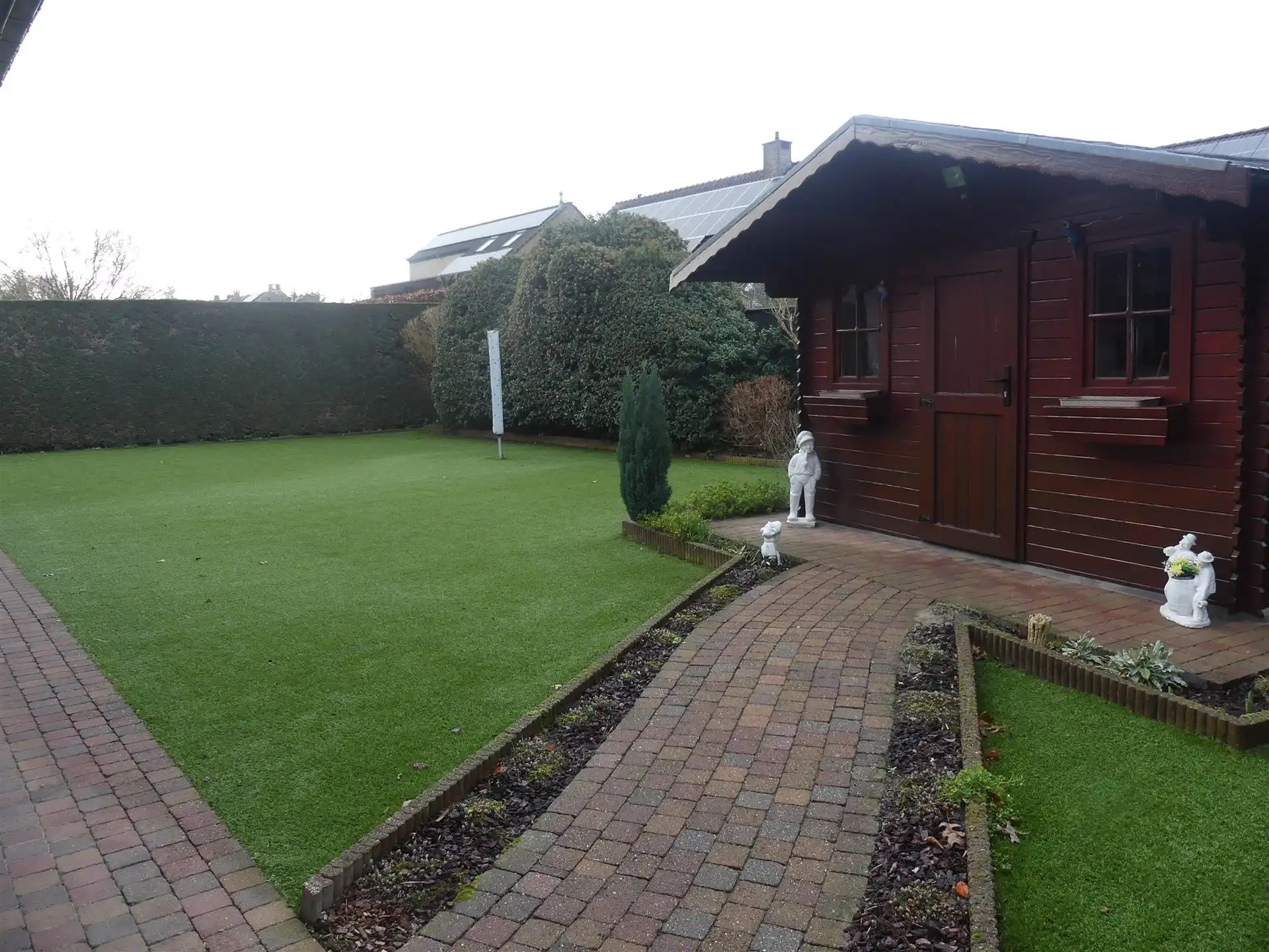 Ruime en rustig gelegen open bebouwing met 3 slaapkamers foto 12