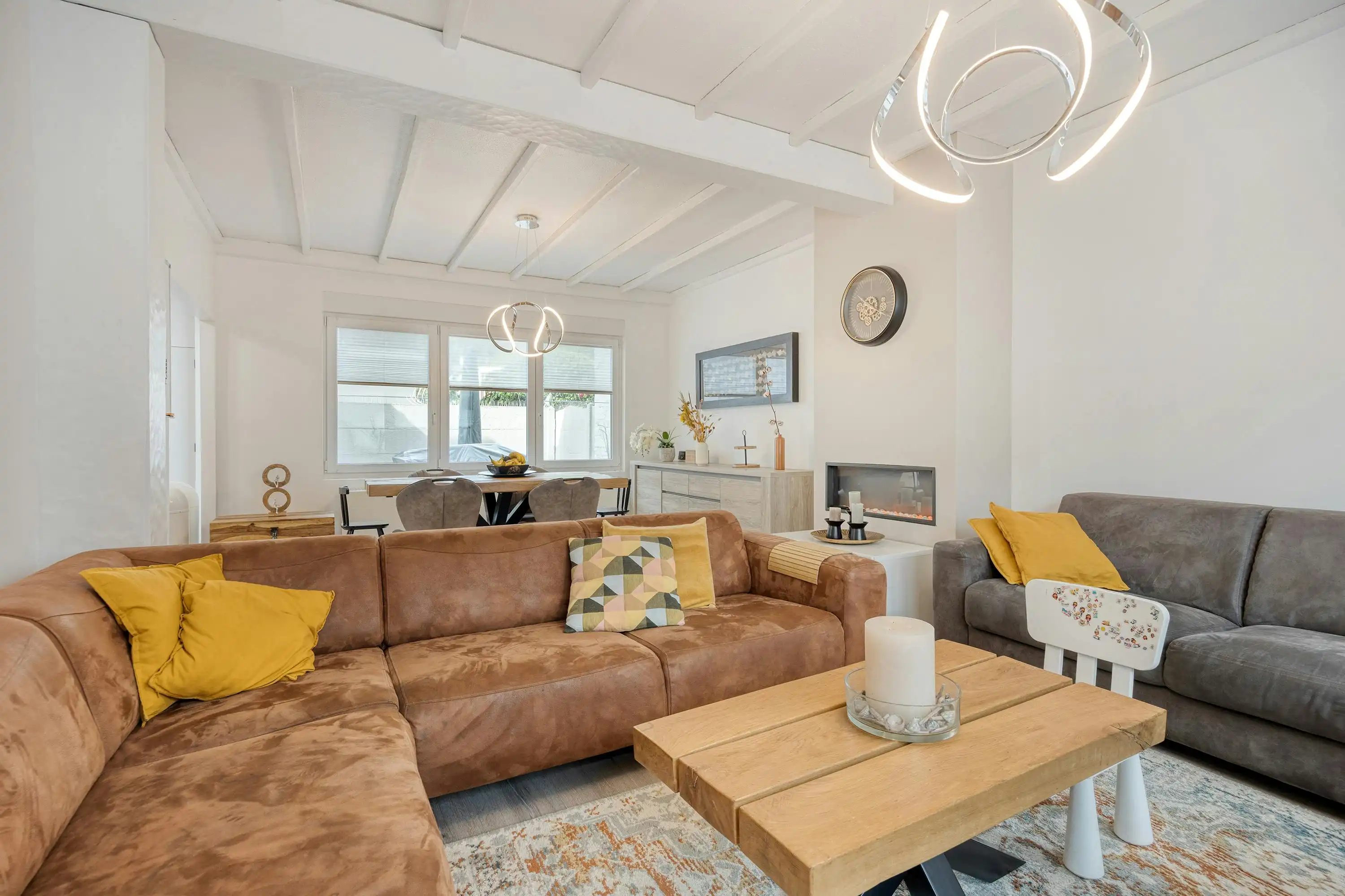 Instapklaar huis met 3 slaapkamers te koop in Merksem foto 3