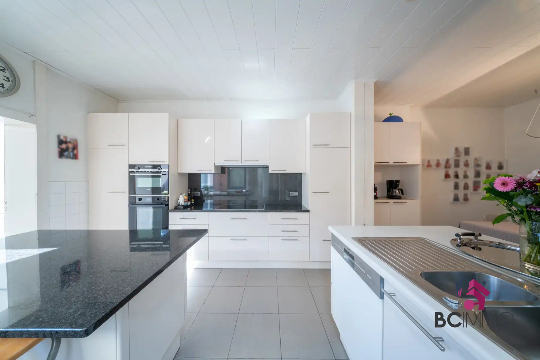 Ruime woning met praktijkruimte en 6 slaapkamers te Genk foto 5