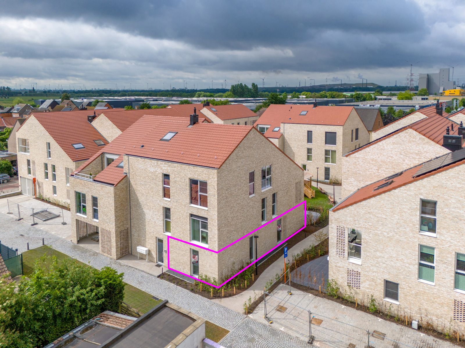 Zéér verzorgd nieuwbouwappartement met autostaanplaats en terras! foto 3