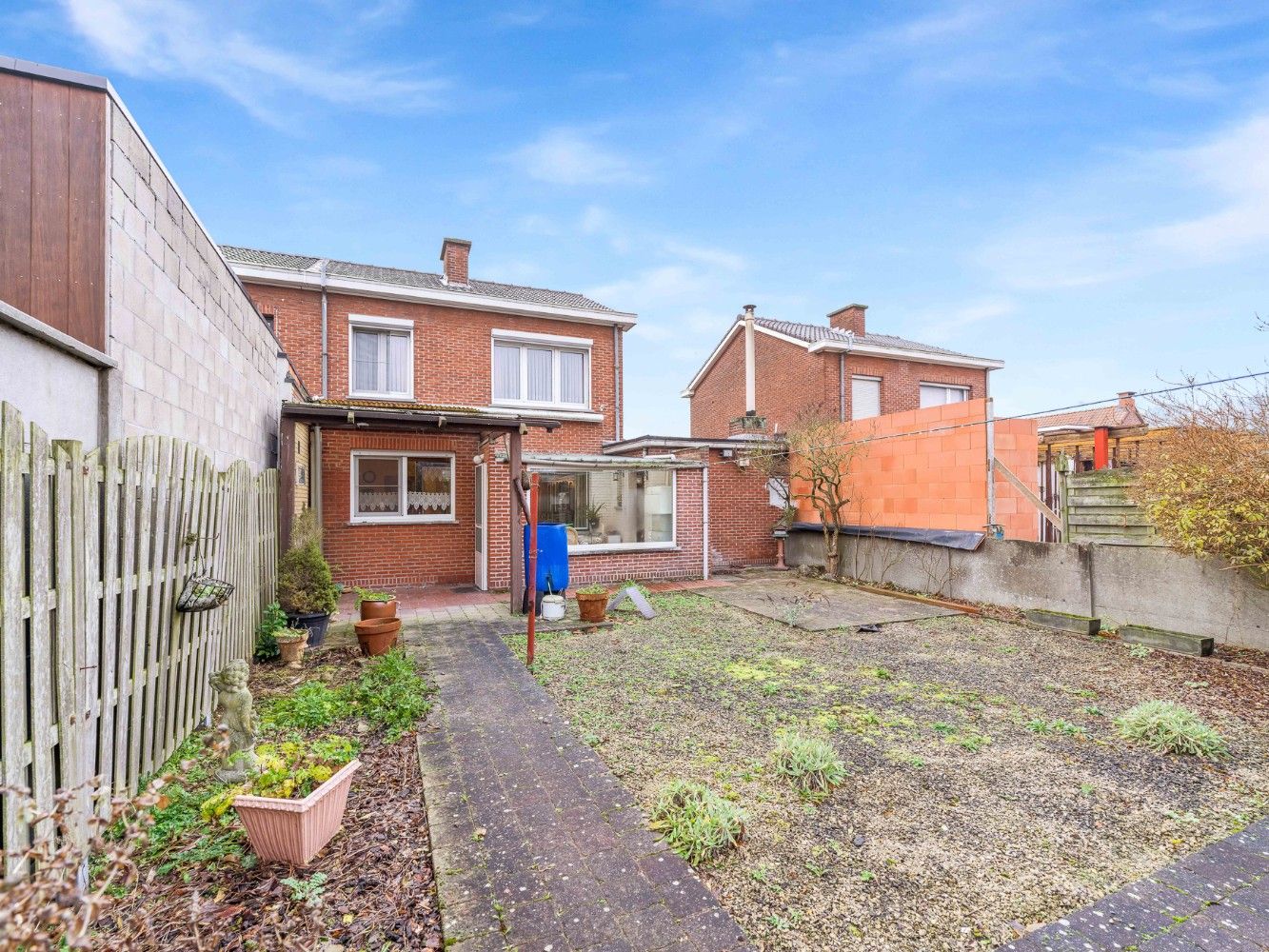 Op te frissen HOB met 3 slpk., tuin en garage foto 24