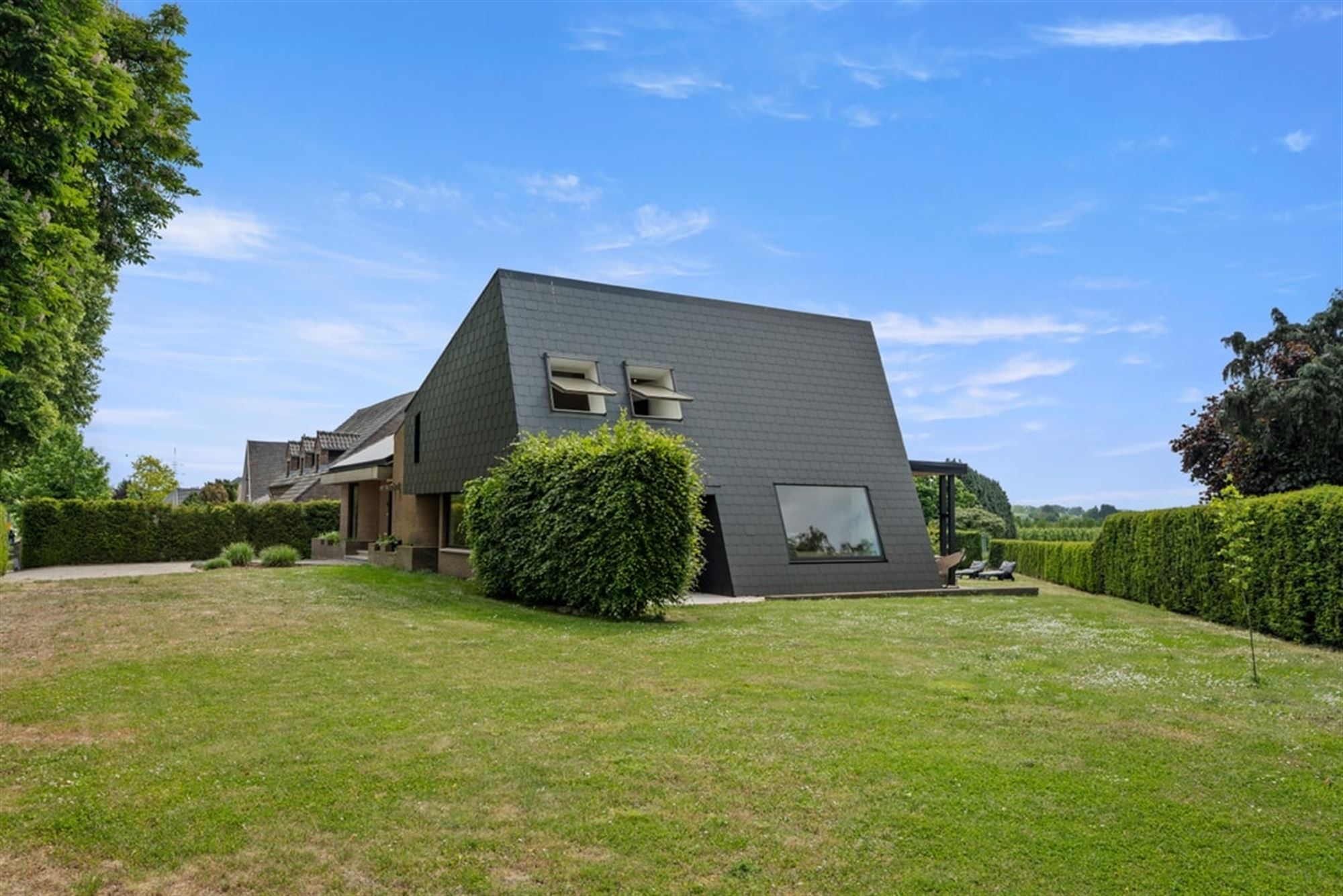 UNIEKE DESIGNWONING MET MODERNE AFWERKING EN STIJVOLLE ARCHITECTUUR foto 69
