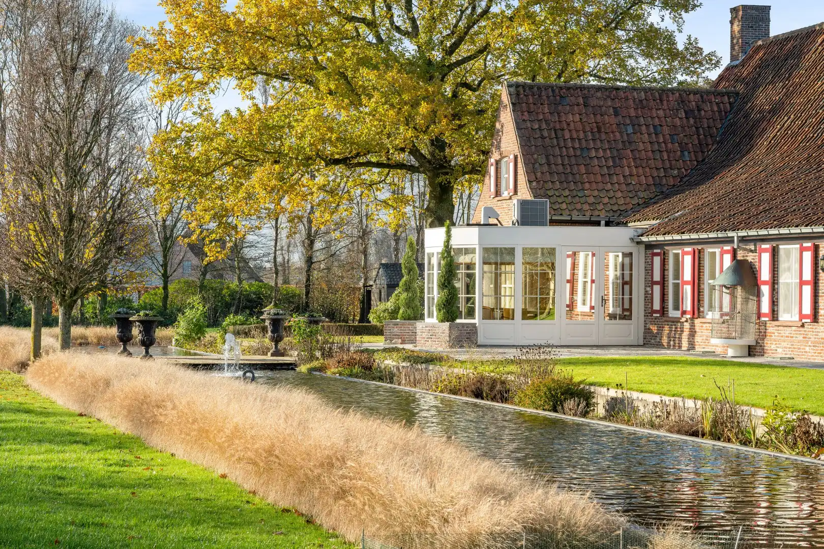 Unieke eigendom met 2 schuren, kapschuur, paardenstal en verzichten foto 18