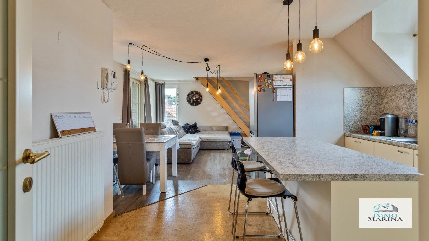 Instapklaar duplex-appartement met 3slpk foto 9