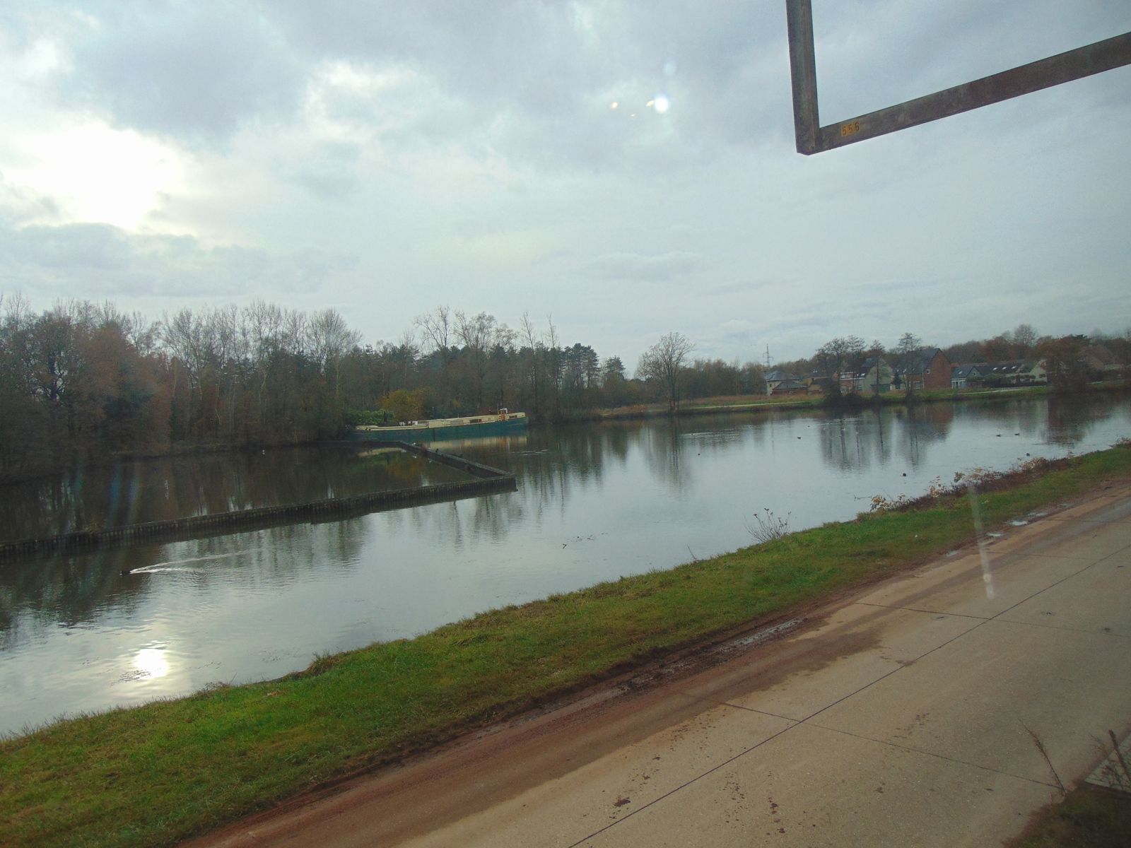 Kantoorruimte met opslag aan kanaal Dessel-Schoten foto 5