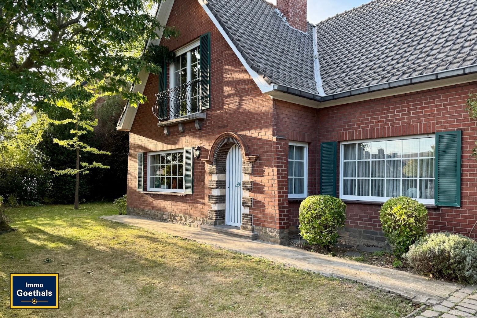 Charmante goed onderhouden villa met loods / magazijn van 656m²   foto 5
