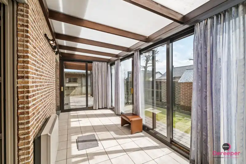 Charmante bungalow, gelegen op een ruim perceel van 626 m² foto 9