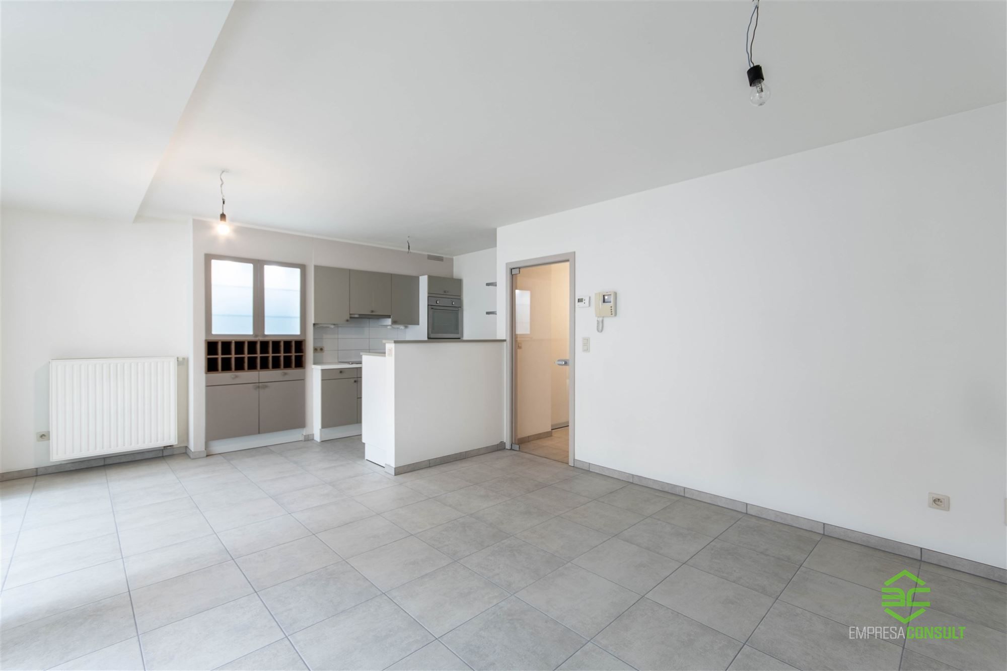 Instapklaar appartement met 2 slpk, in het centrum foto 3