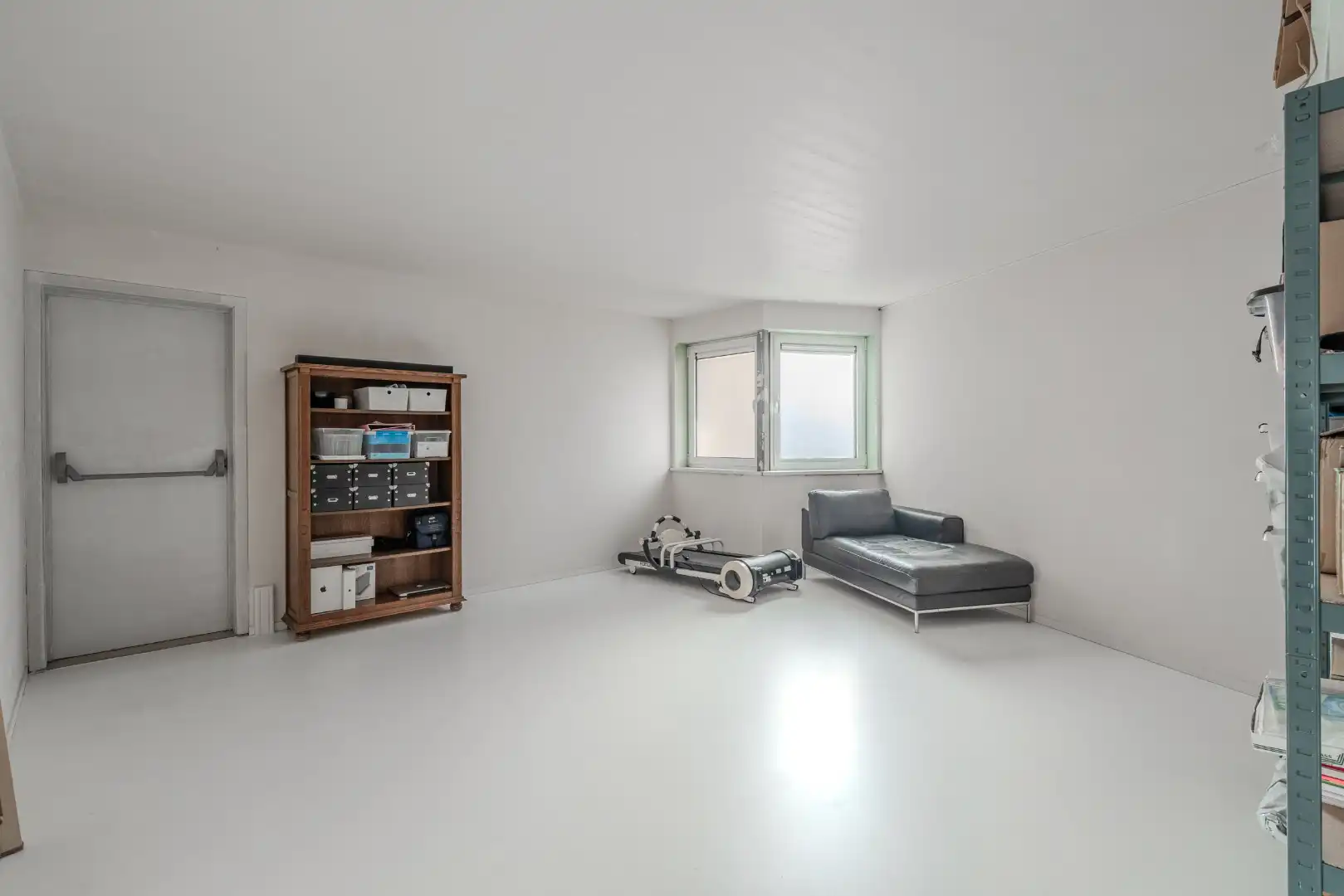 Stijlvol en instapklaar kantoor met uitstekende visibiliteit foto 16