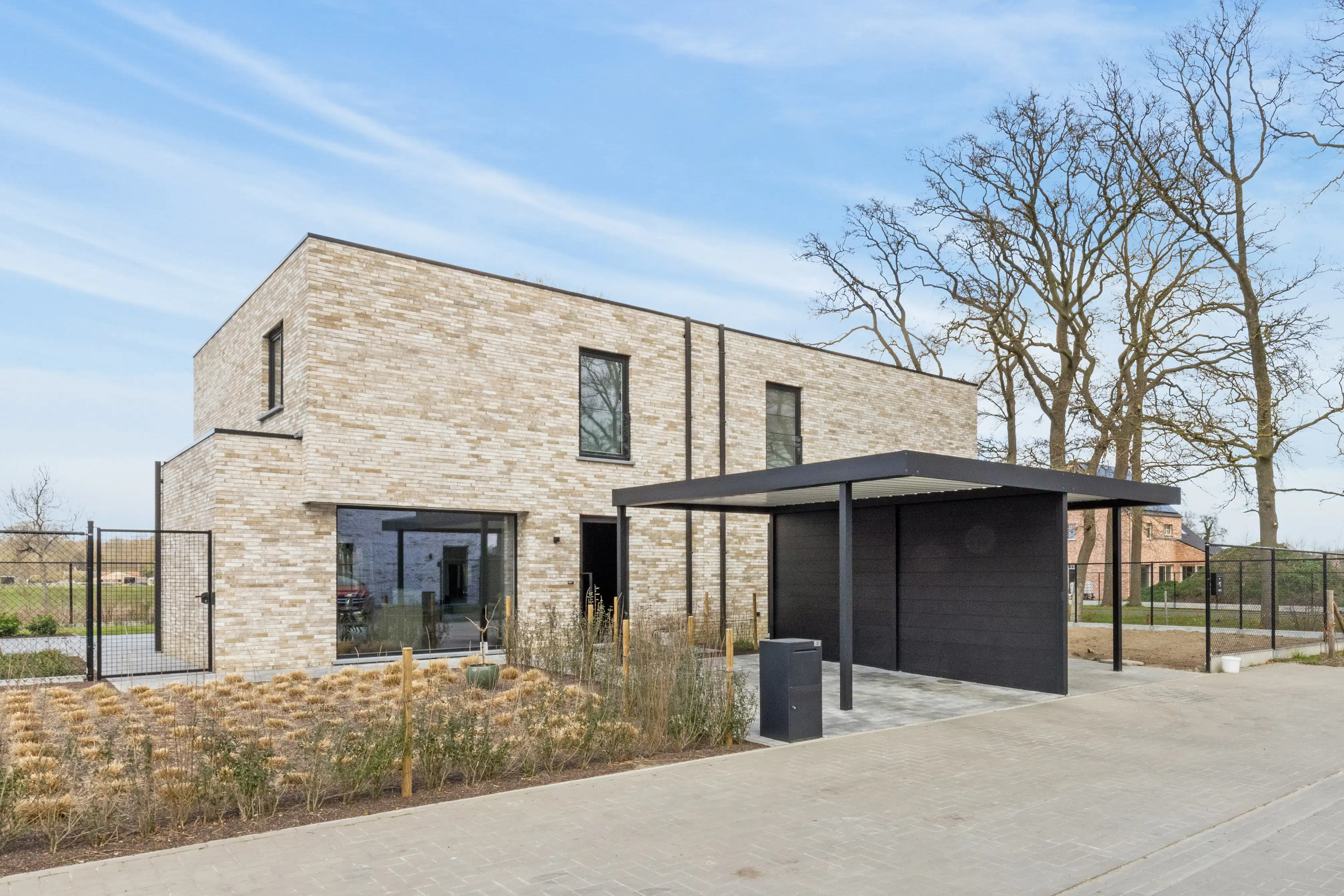 Moderne en lichtrijke halfopen woning met 3 slaapkamers foto 19