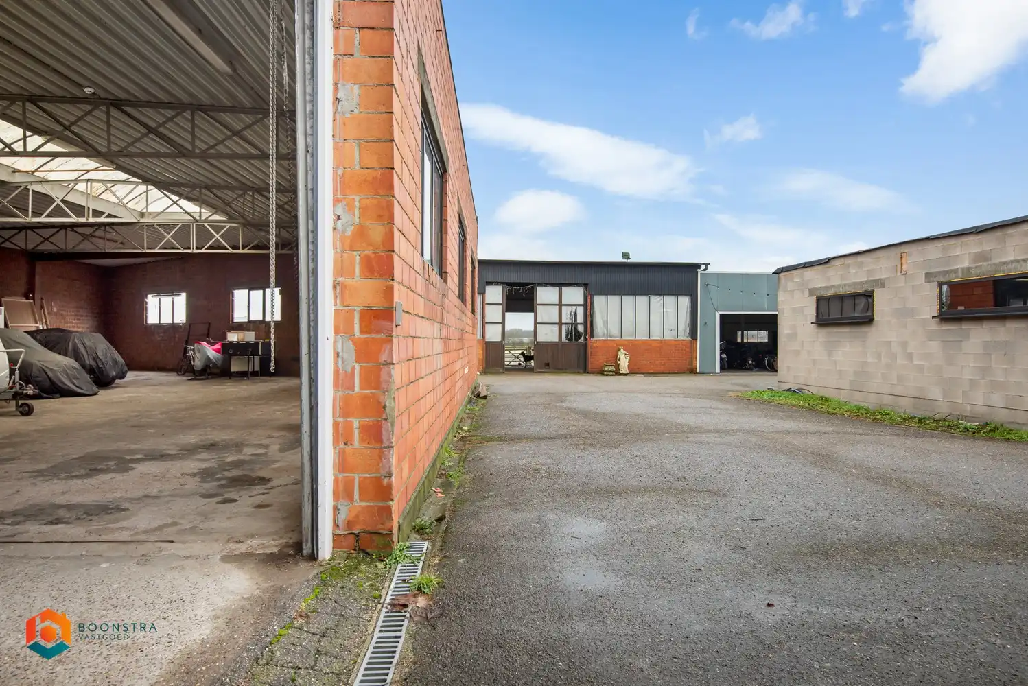 Ruime opslagplaats +- 330 m² foto 13