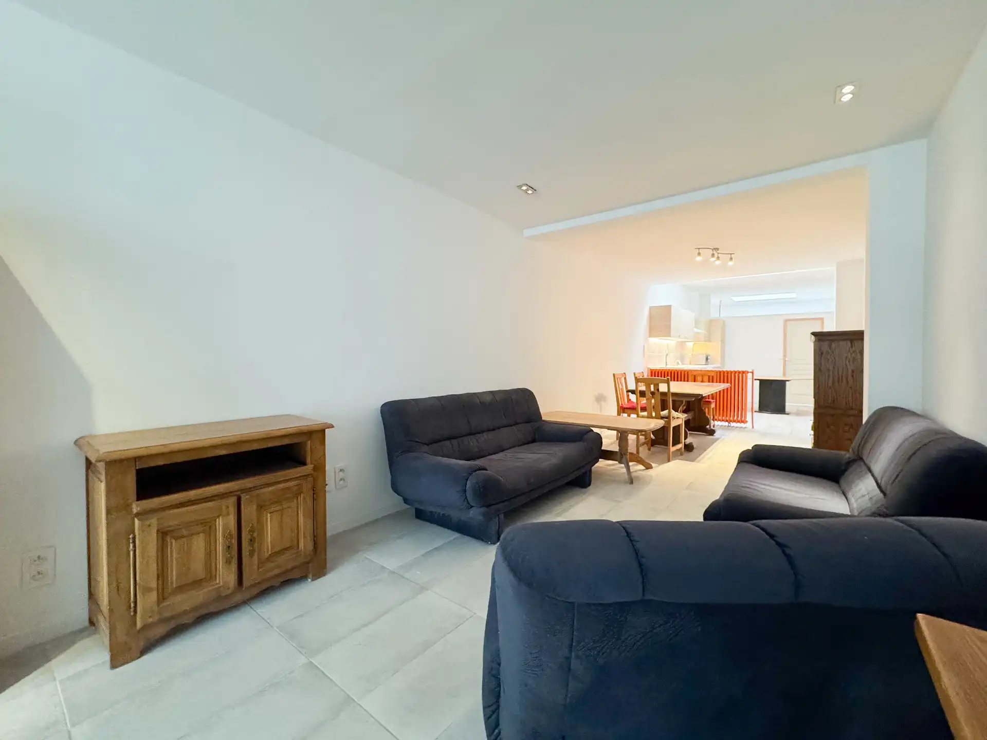 Ruim gelijkvloers pand met talloze mogelijkheden foto 3