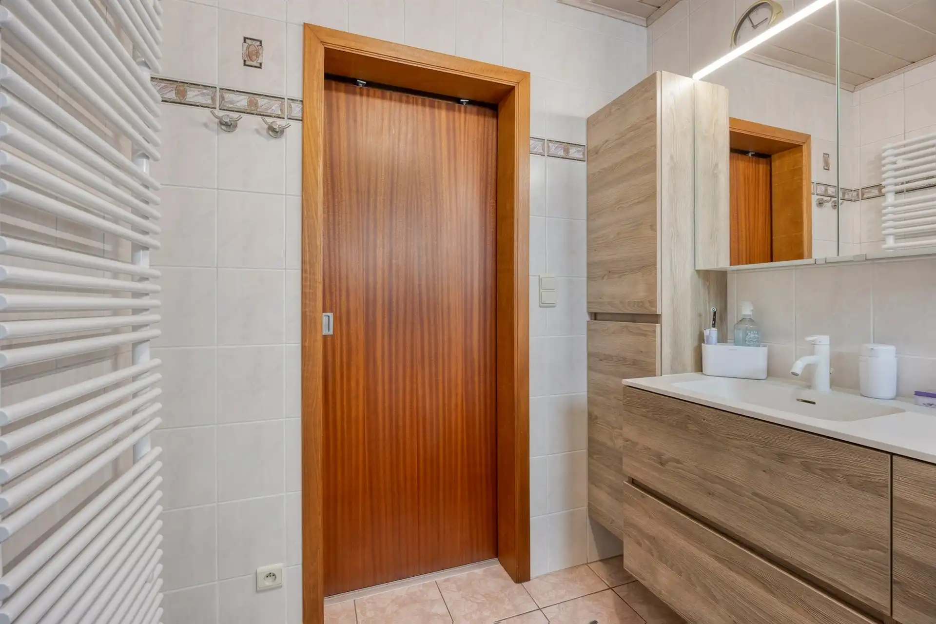 Zeer nette bungalow woning foto 18