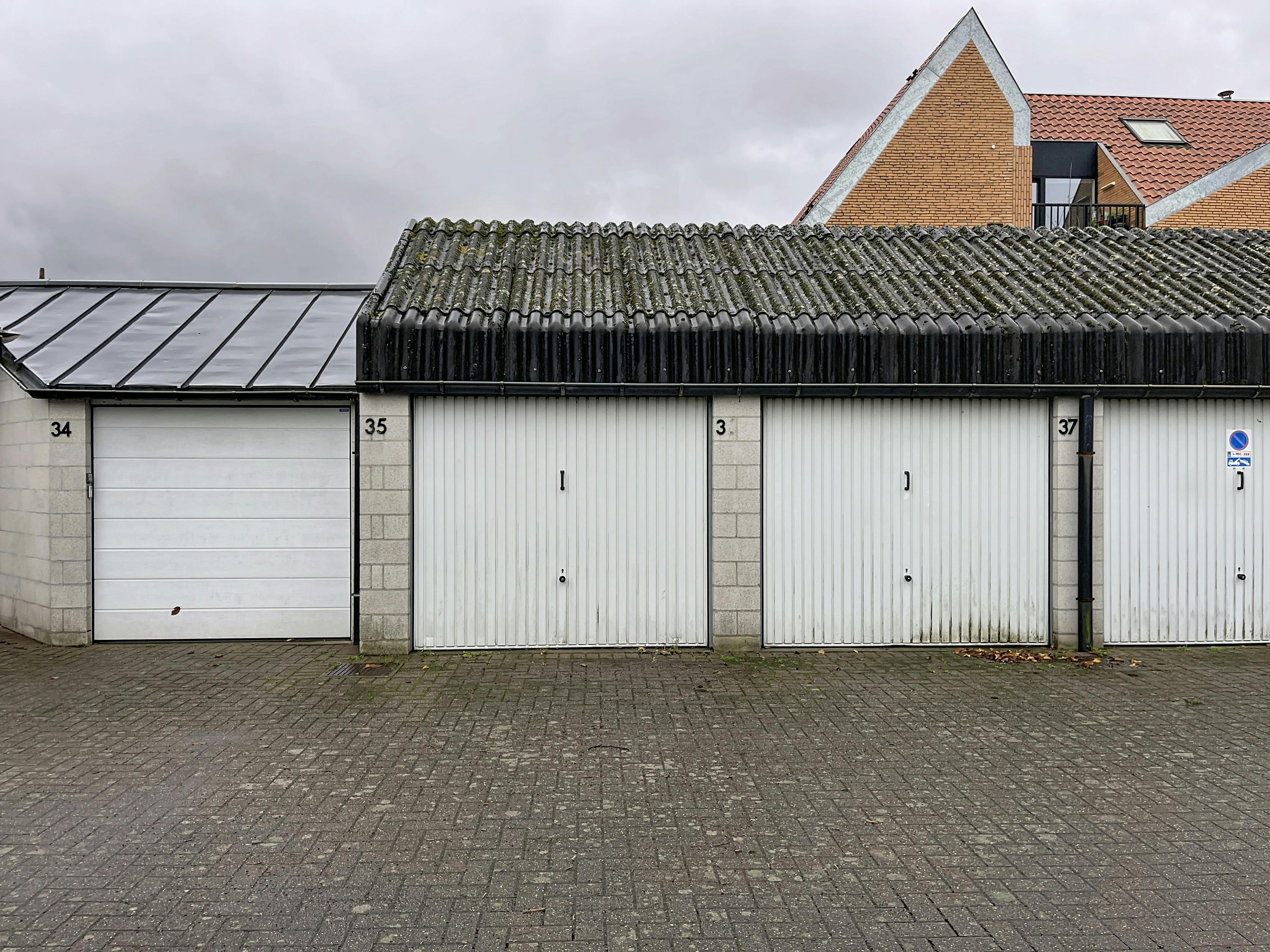 Garagebox te koop op toplocatie in centrum Brugge foto 2