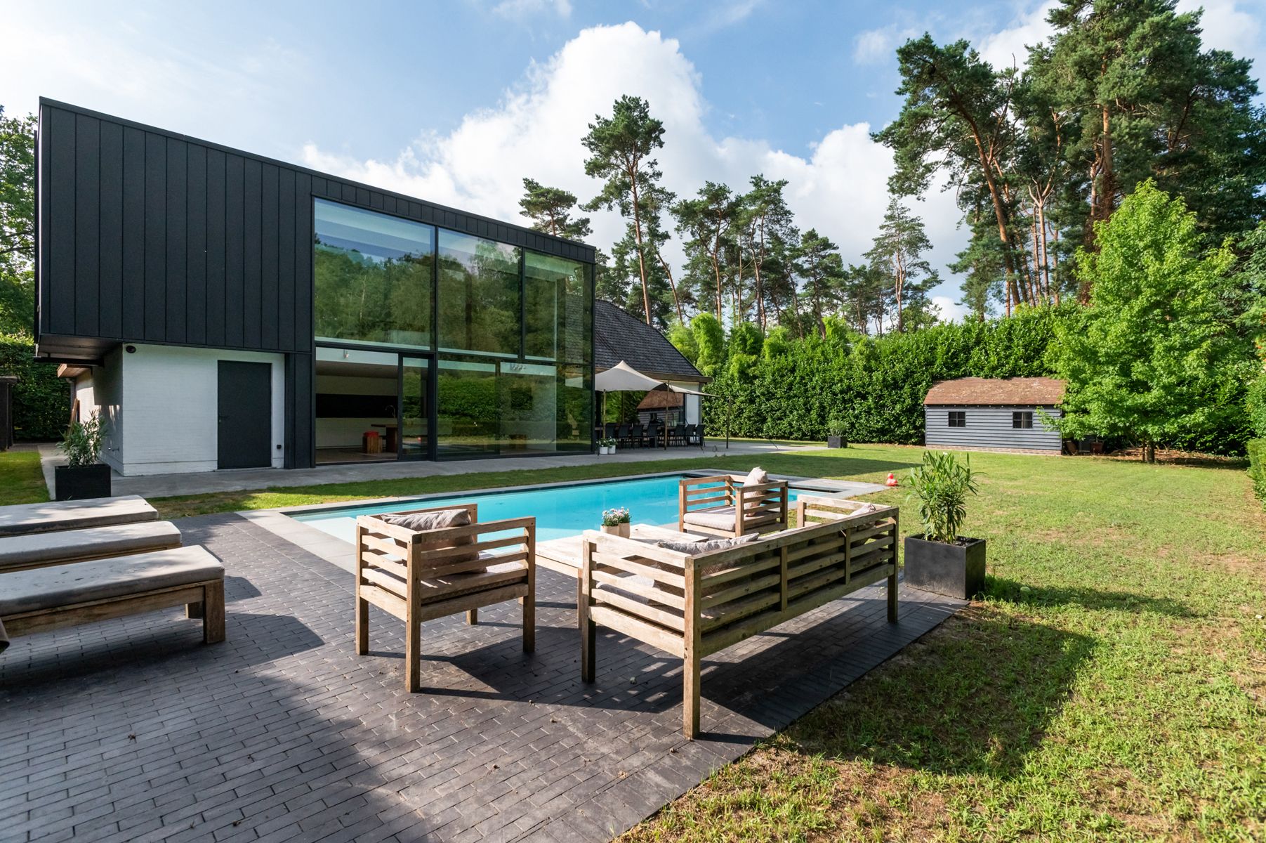 Stijlvol gerenoveerde villa in Koningshof Schoten foto 19