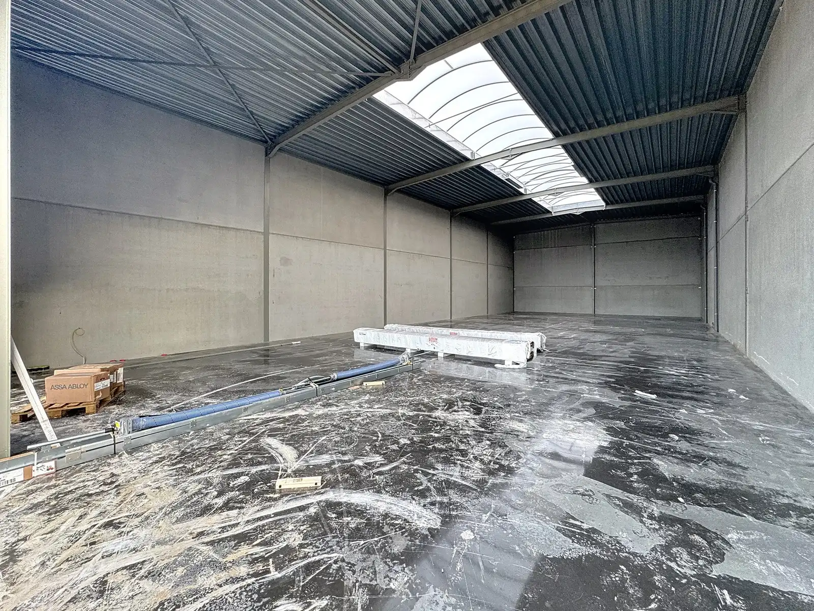 Laatste KMO-units te koop: "NB MAGAZIJN (335 m²)" inclusief 2 private PARKEERPLAATSEN op industriezone "De Schatting" te Zedelgem foto 8