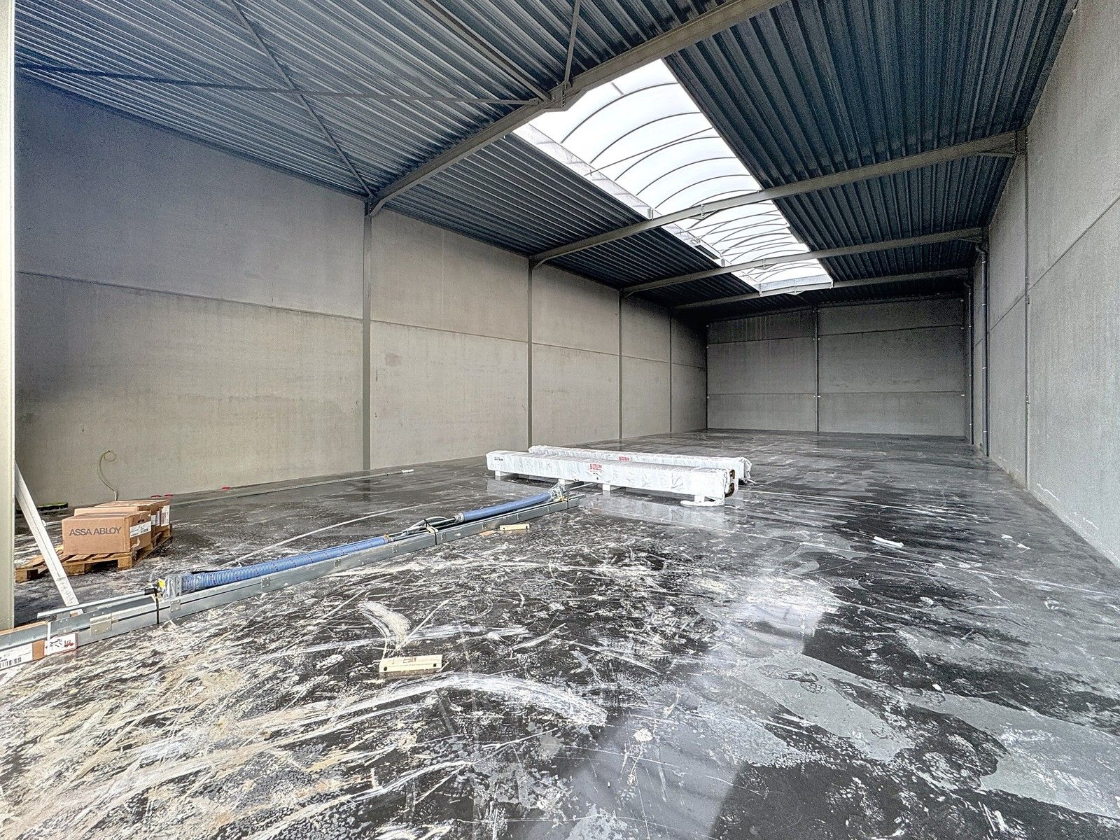 Laatste KMO-units te koop: "NB MAGAZIJN (335 m²)" inclusief 2 private PARKEERPLAATSEN op industriezone "De Schatting" te Zedelgem foto 8