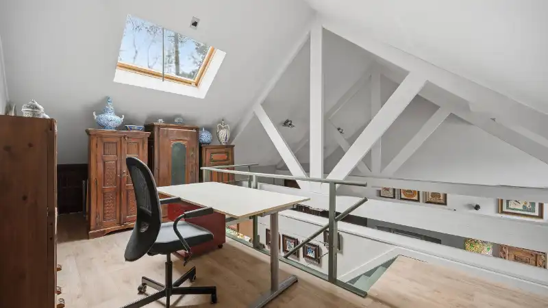 Landhuis van 269m² op 15 are met praktijkruimte/kantoor of kangoeroewoning foto 13