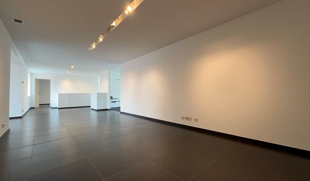 Handelspand met ruime garage te koop in Melle foto 13