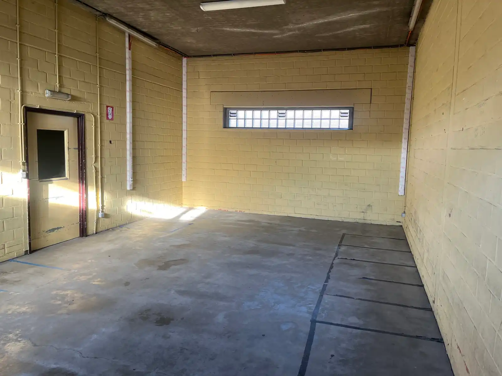 Polyvalente en opsplitsbare commerciële building in centrum Aartselaar foto 8